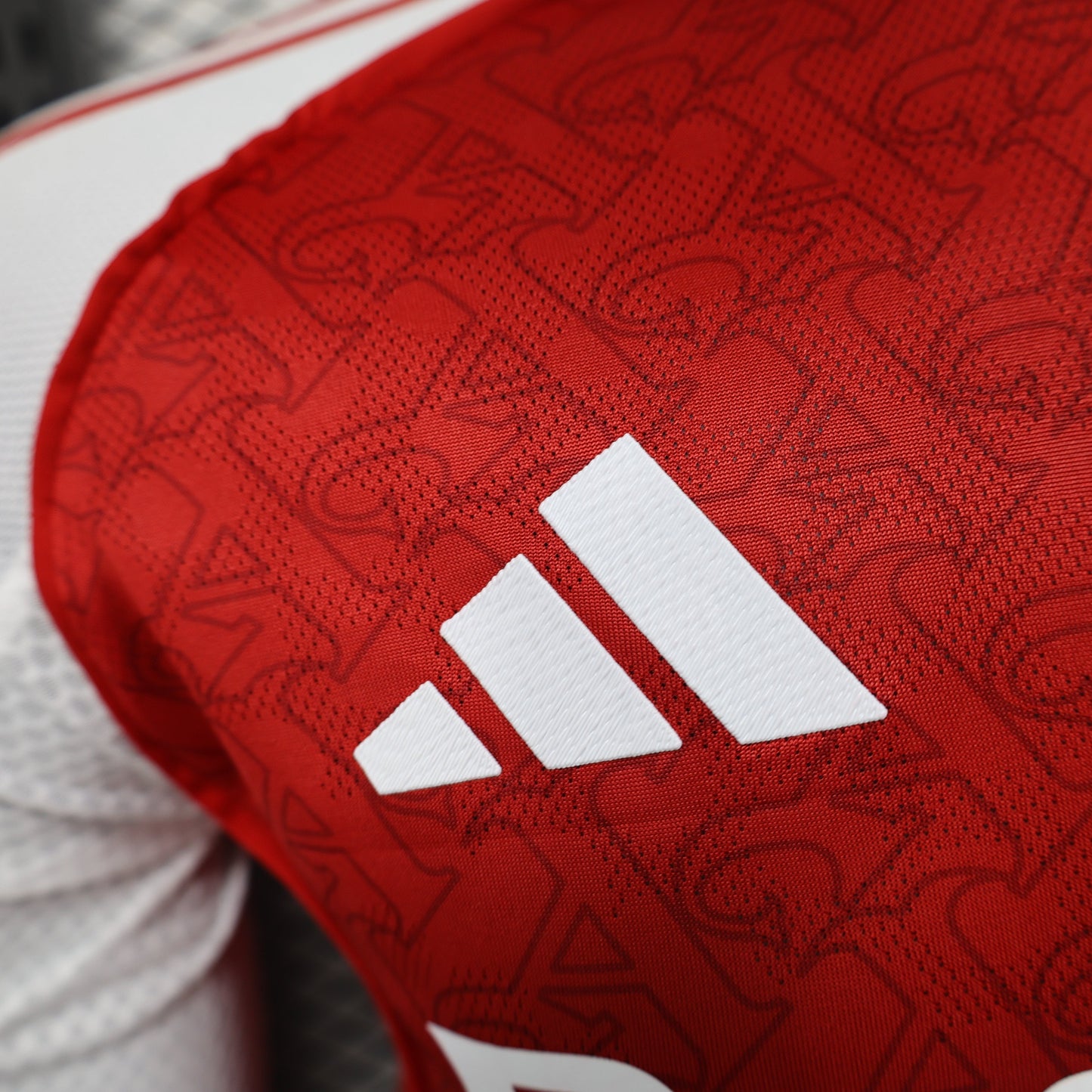 2025/26 Arsenal Home Player Version Long Sleeve Jersey - Red Body White Long Sleeves Diamond Mesh Texture All-Over Subtle Graphic - White Three Stripes - Arsenal Shield Crest - Emirates Fly Better - Men's