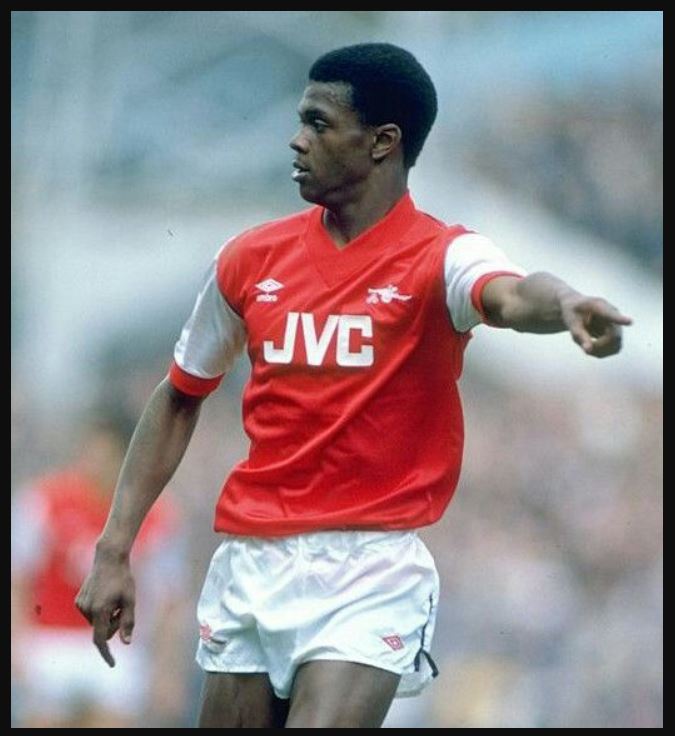 Arsenal 1982-84 Home Retro Jersey – Classic Umbro Red JVC Kit