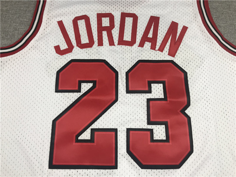 Michael Jordan #23 Chicago Bulls Mitchell & Ness White 1984-85 Rookie Season Home Hardwood Classics Swingman Jersey