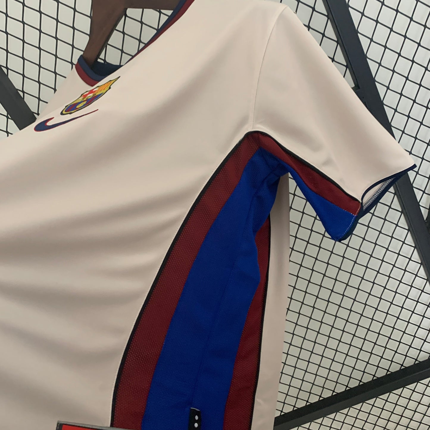 FC Barcelona 1998-99 Away Retro Jersey – Nike White Blaugrana Figo Rivaldo Guardiola Xavi La Liga Champion Fan Version Football Shirt