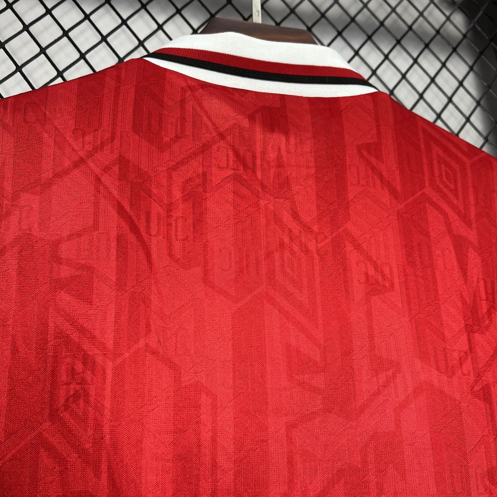 Manchester United 1993-94 Home Retro Jersey – Umbro Red Sharp Cantona Giggs Keane Scholes Beckham Ferguson Premier League Collectible Football Shirt