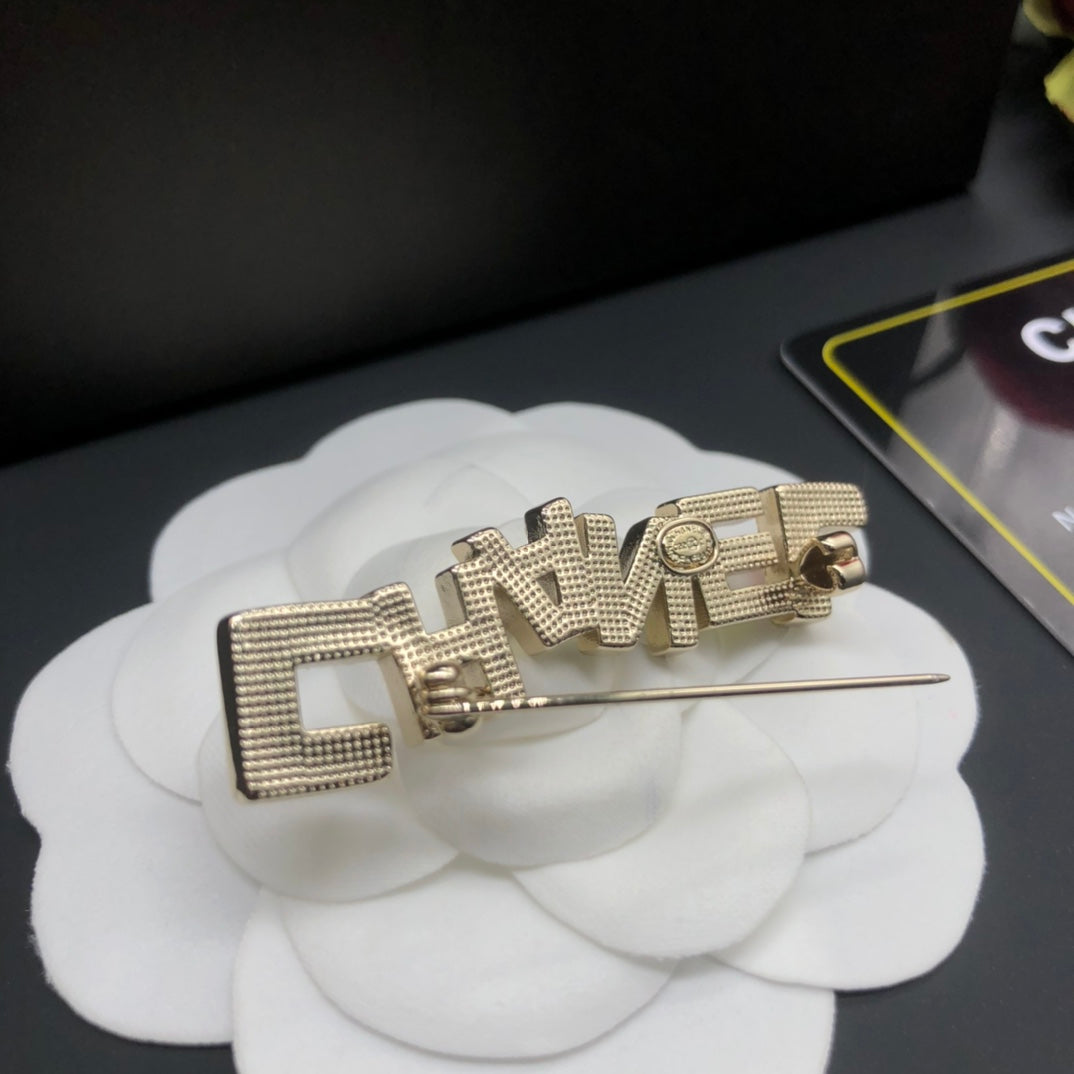 Chanel style brooches - product photo 7
