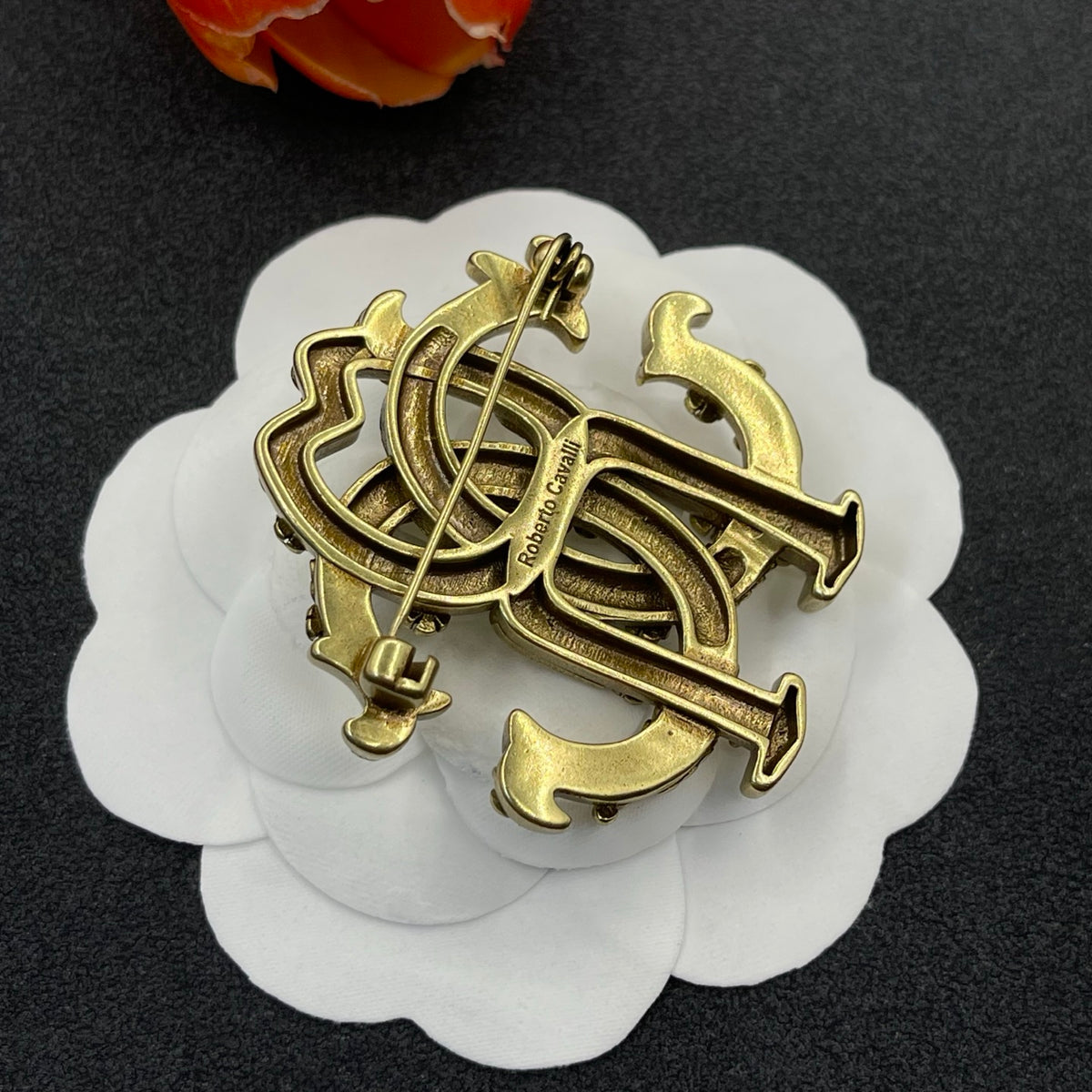 Roberto Cavalli sculpted RC monogram brooch in Antique Gold Tone, detail view 6