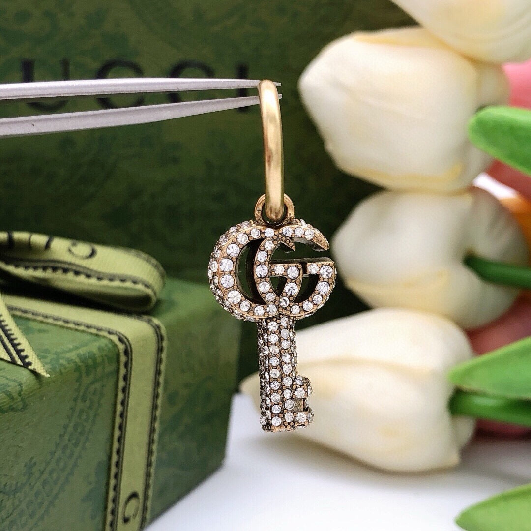 Gucci Double G Vintage-Inspired Sterling Silver Stud Earrings - image 6