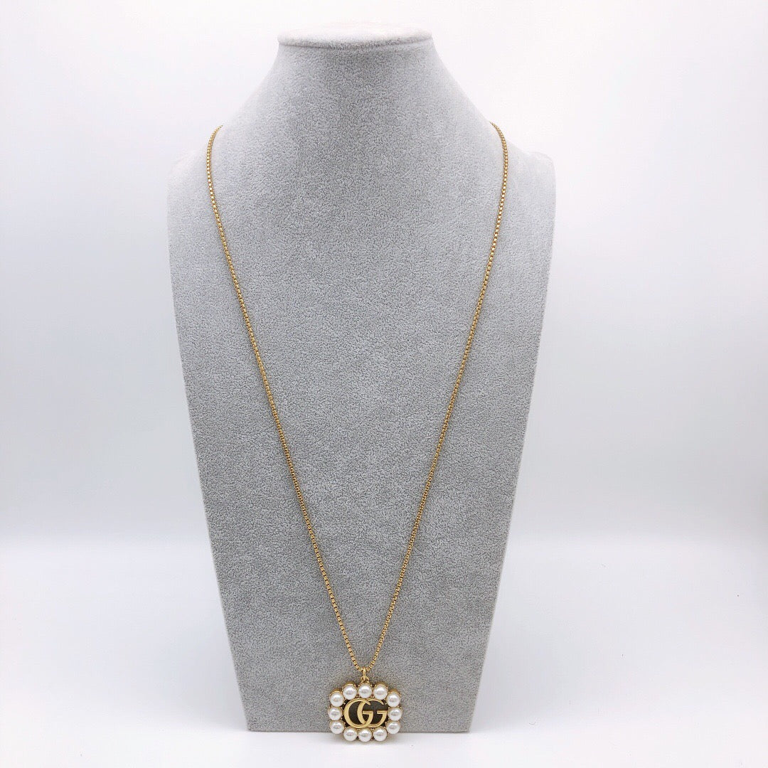 Gucci Pearl Pendant - image 7