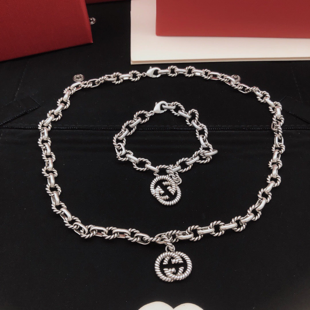 Gucci Vintage Silver-Tone Vintage-Inspired Bracelet - image 4