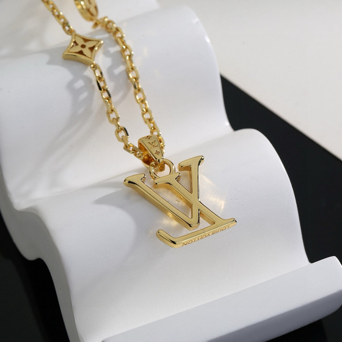 Louis Vuitton Necklace – Style 49 - image 6