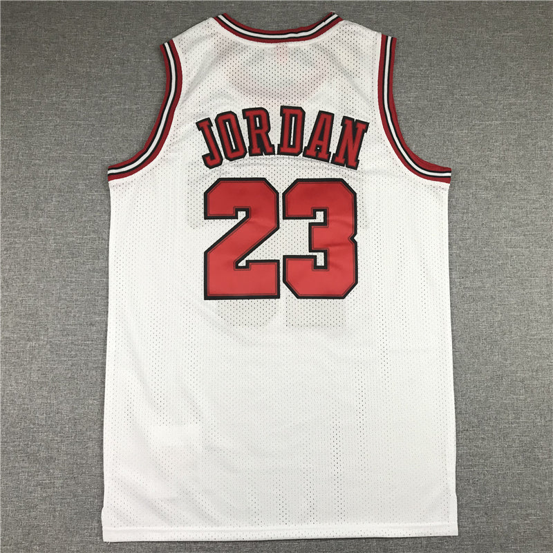 Michael Jordan #23 Chicago Bulls Mitchell & Ness White 1995-96 Championship Trophy Patch Hardwood Classics Swingman Jersey