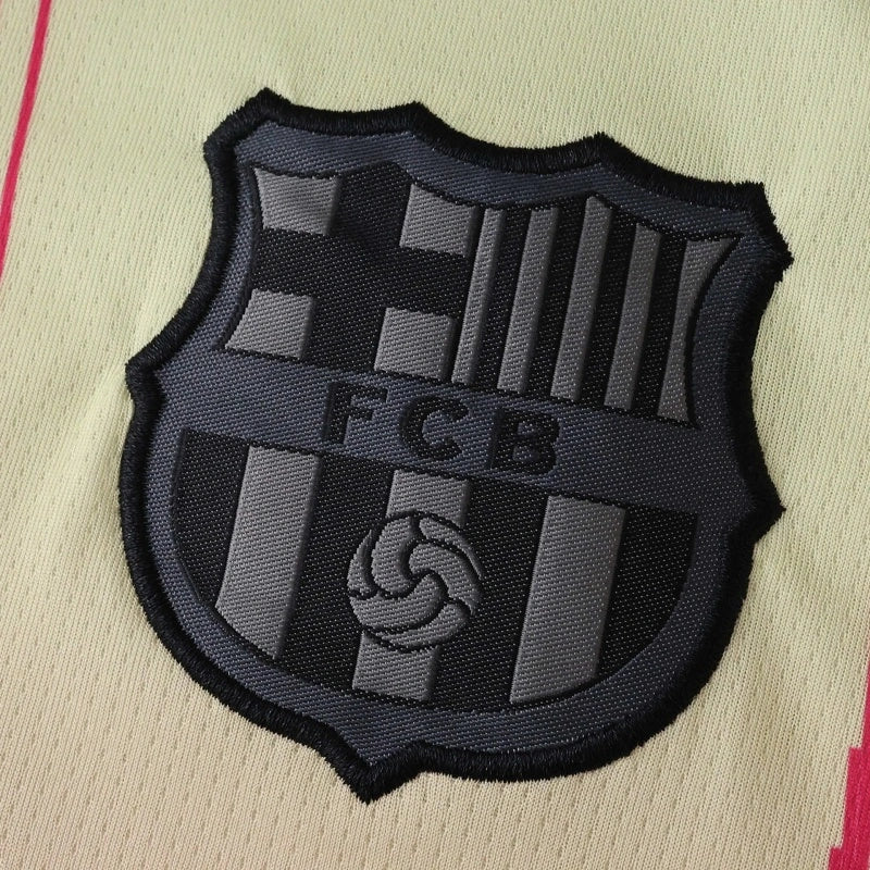 FC Barcelona Retro Concept Fan Jersey 2025/26 — Cream White & Pink Gradient Radiant Edition
