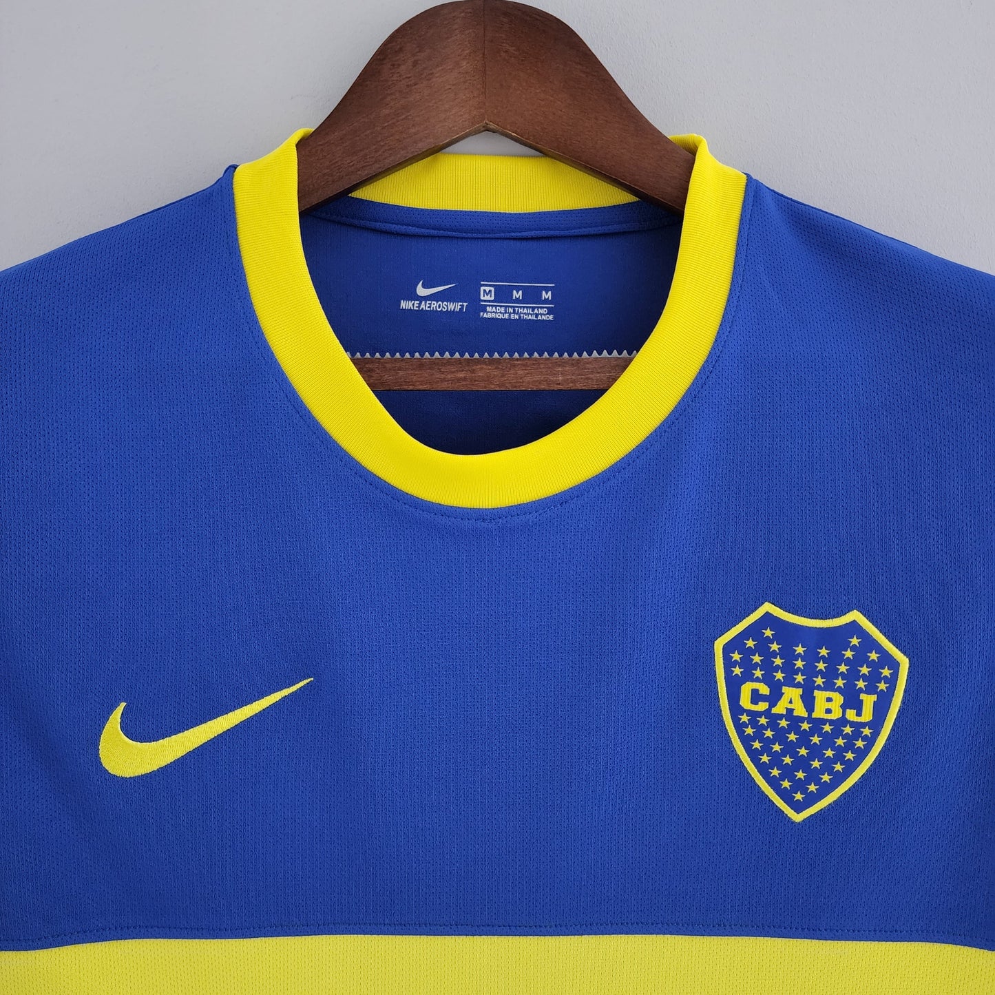 Boca Juniors 2010-11 Home Retro Jersey – Royal Blue Yellow Band LG Nike CABJ Riquelme Gary Medel Fan Version Football Shirt