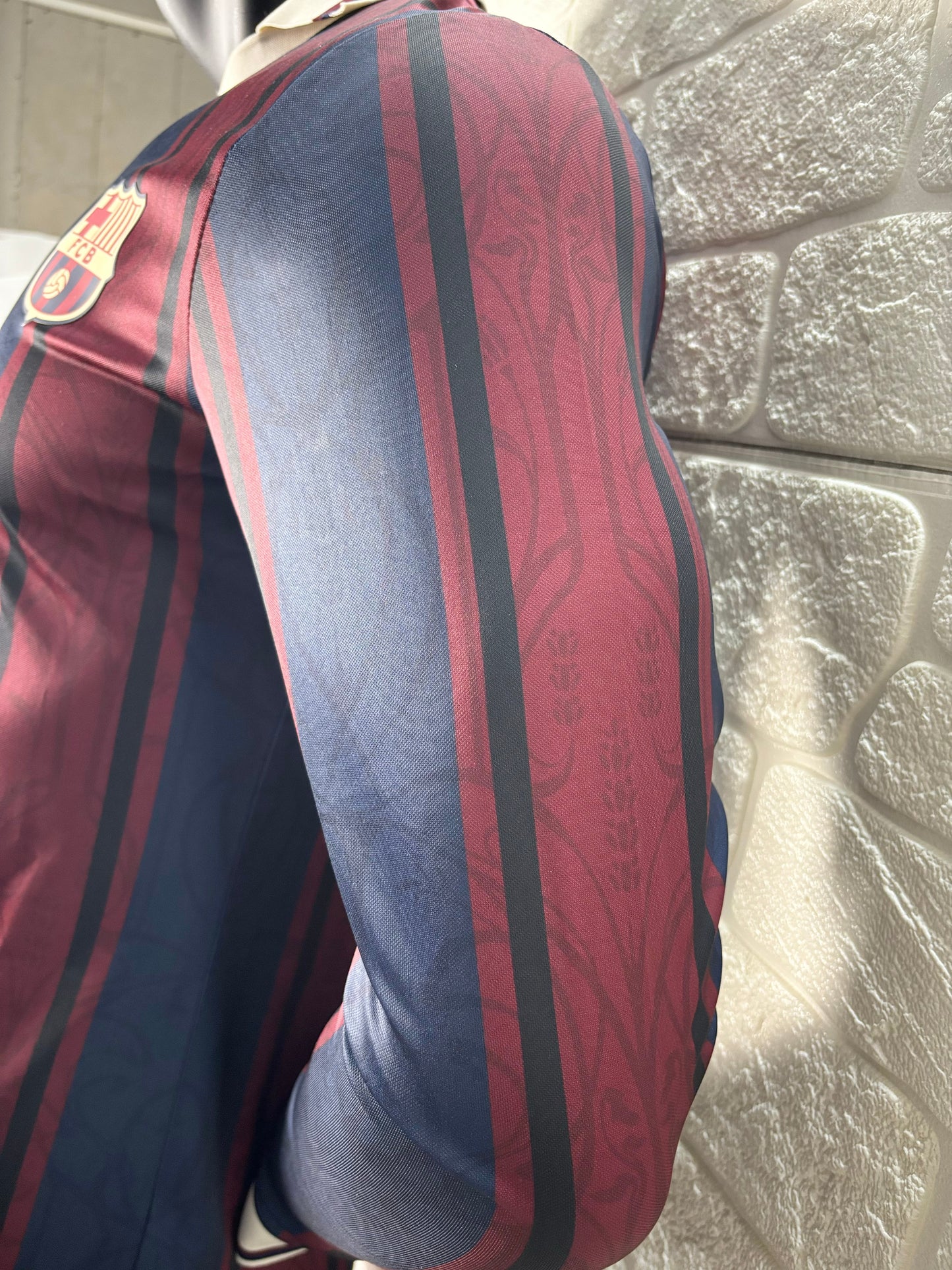 2025/26 FC Barcelona 125th Anniversary Edition Player Version Long Sleeve Jersey - Dark Navy Blue & Deep Burgundy Vertical Stripe - White Retro Polo Collar - Gold Barça Script - Retro FCB Crest - Clean Chest