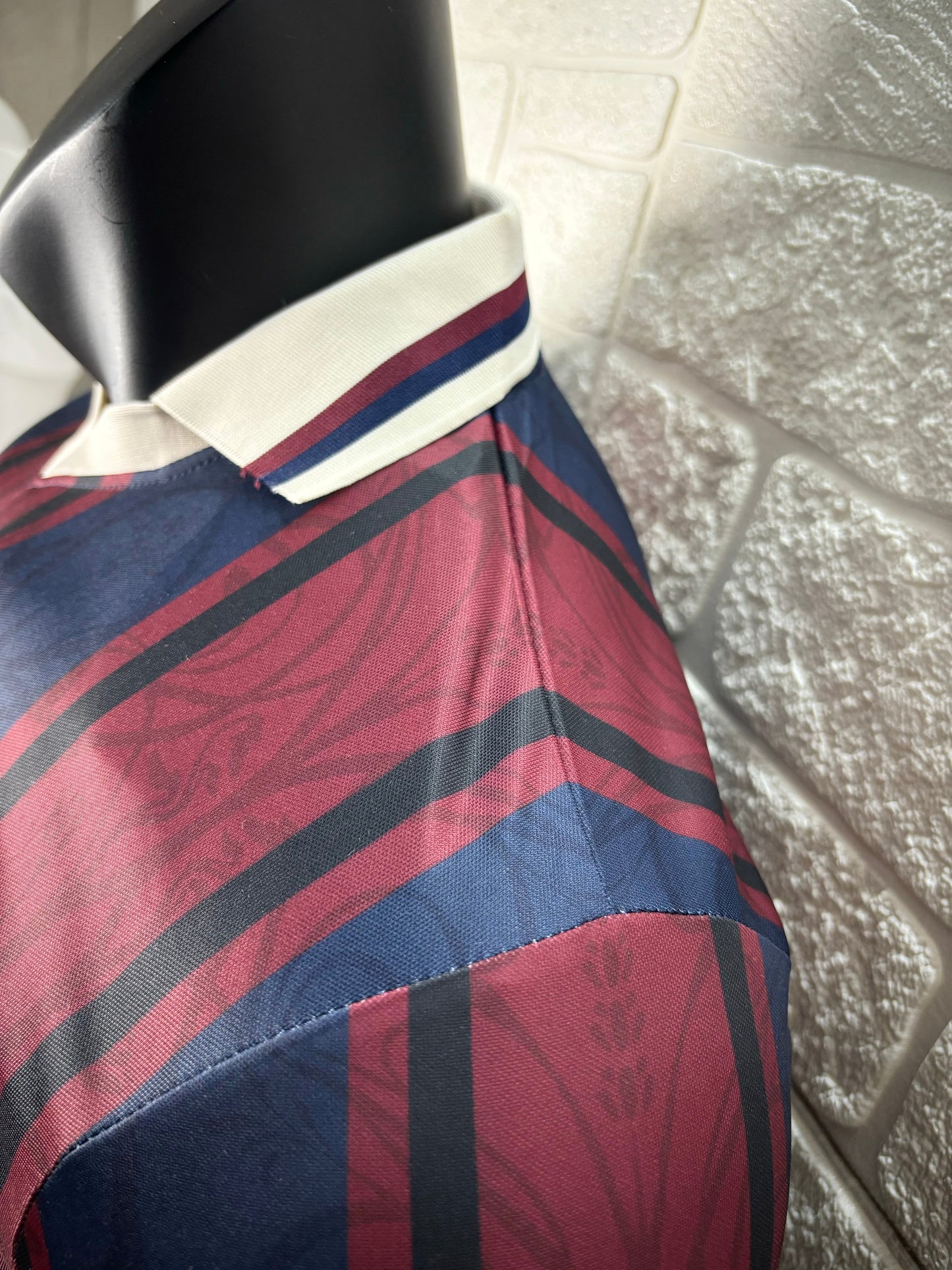2025/26 FC Barcelona 125th Anniversary Edition Player Version Long Sleeve Jersey - Dark Navy Blue & Deep Burgundy Vertical Stripe - White Retro Polo Collar - Gold Barça Script - Retro FCB Crest - Clean Chest