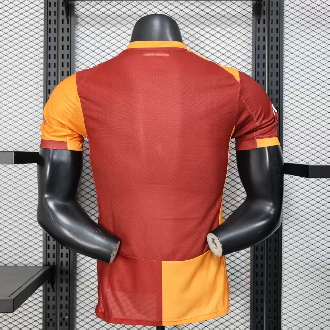 2025/26 Galatasaray Home Player Version Jersey - Orange-Yellow Dark Red Diagonal Half-and-Half Split Body Split V-Neck Collar - Puma White Logo - Turkish Crescent Star Badge - Galatasaray Official Four-Star Lion Cvvvvvvvvvvvvvvvvvvvvvvvvvvv