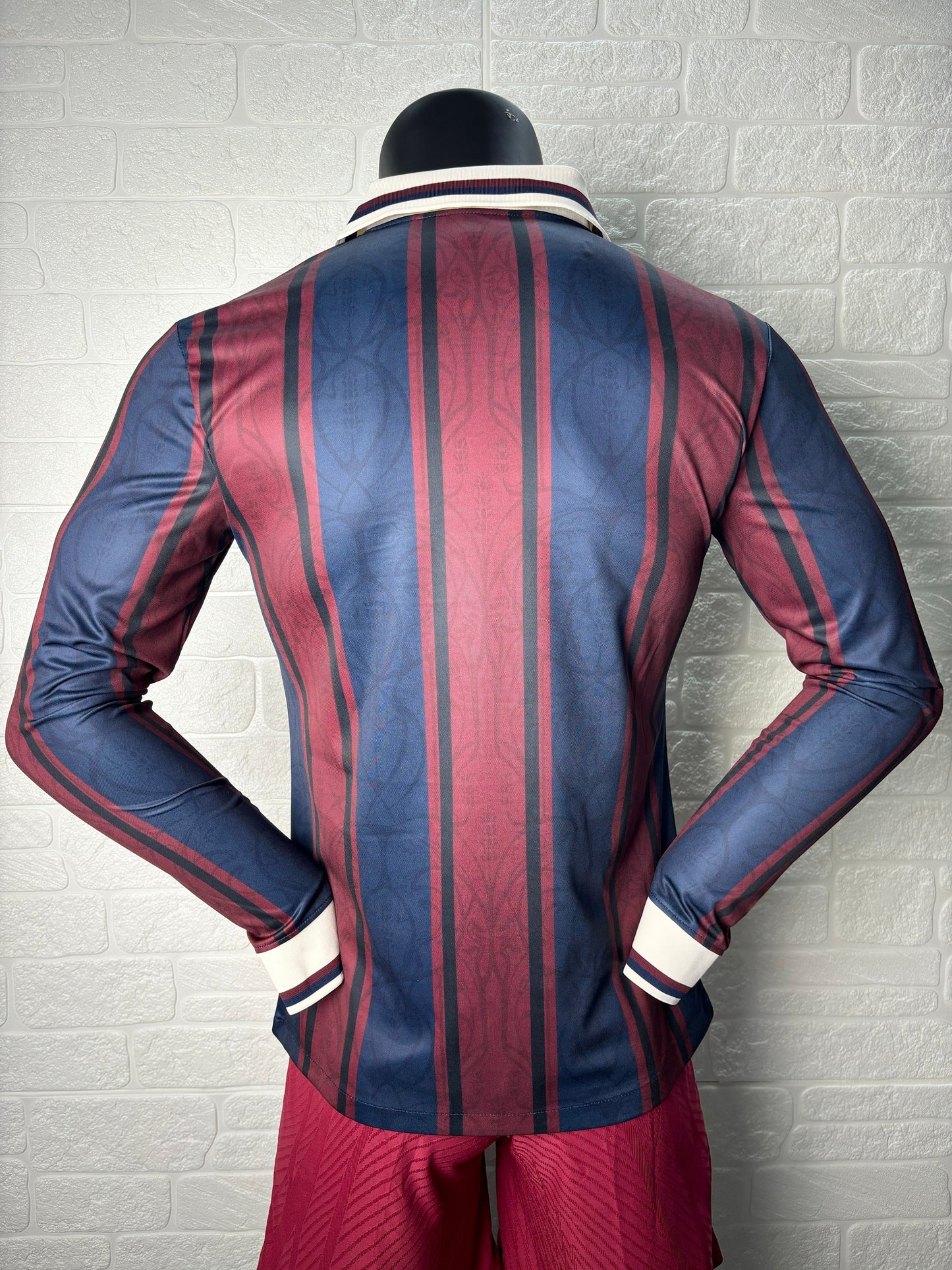 2025/26 FC Barcelona 125th Anniversary Edition Player Version Long Sleeve Jersey - Dark Navy Blue & Deep Burgundy Vertical Stripe - White Retro Polo Collar - Gold Barça Script - Retro FCB Crest - Clean Chest