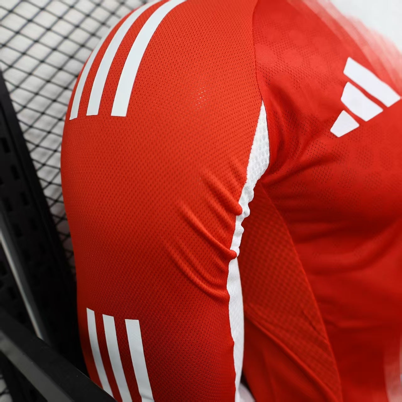 2025/26 Bayern Munich Home Long Sleeve Player Version Jersey - Red Body White Jagged Side Panels -  Long Sleeve - FC Bayern Crest - Deutsche Telekom T Logo White