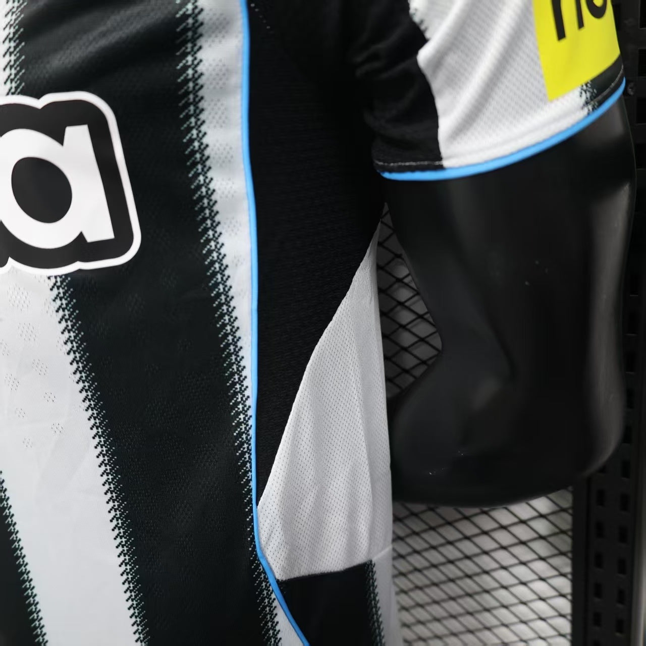 2025-26 Newcastle United Home Player Edition Jersey - Men's
