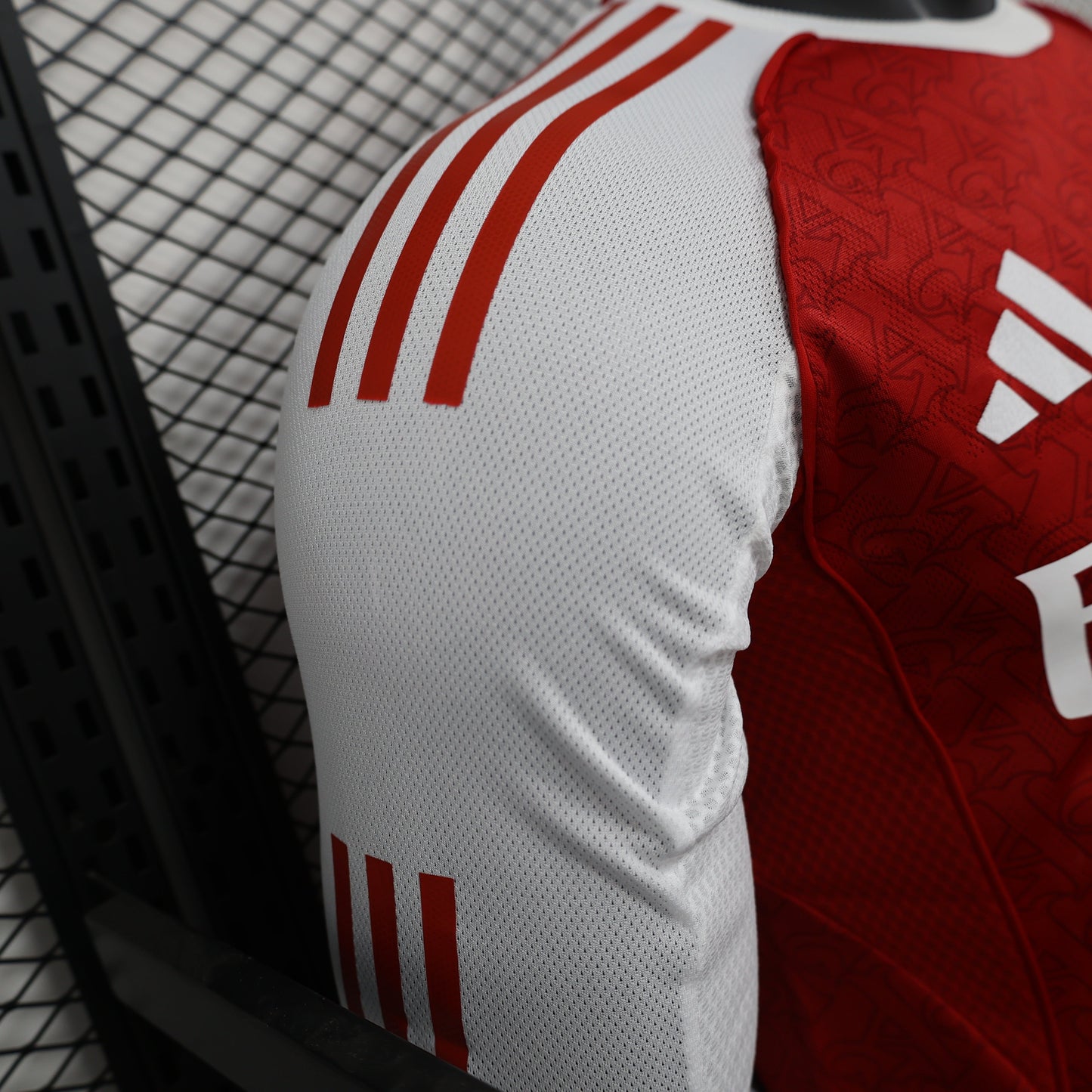 2025/26 Arsenal Home Player Version Long Sleeve Jersey - Red Body White Long Sleeves Diamond Mesh Texture All-Over Subtle Graphic - White Three Stripes - Arsenal Shield Crest - Emirates Fly Better - Men's