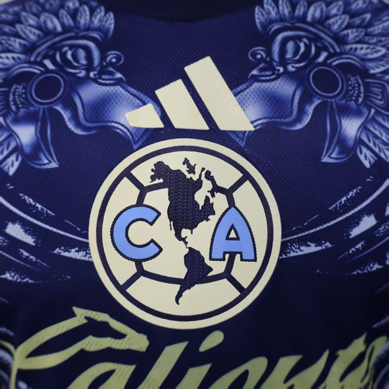 2025/26 Club América Away Player Version Jersey - Dark Navy Blue Body All-Over Aztec Eagle Deity Embossed Graphic -  Yellow-Green Three Stripes - Club América Crest - Caliente.mx Principal Sponsor