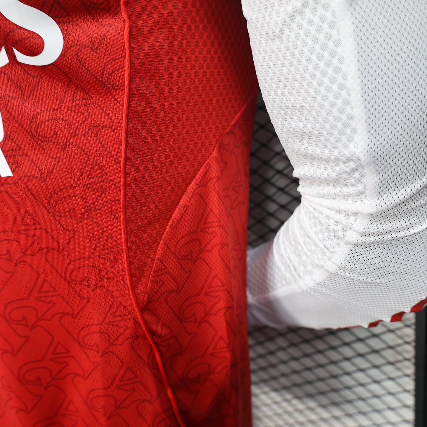 2025/26 Arsenal Home Player Version Long Sleeve Jersey - Red Body White Long Sleeves Diamond Mesh Texture All-Over Subtle Graphic - White Three Stripes - Arsenal Shield Crest - Emirates Fly Better - Men's