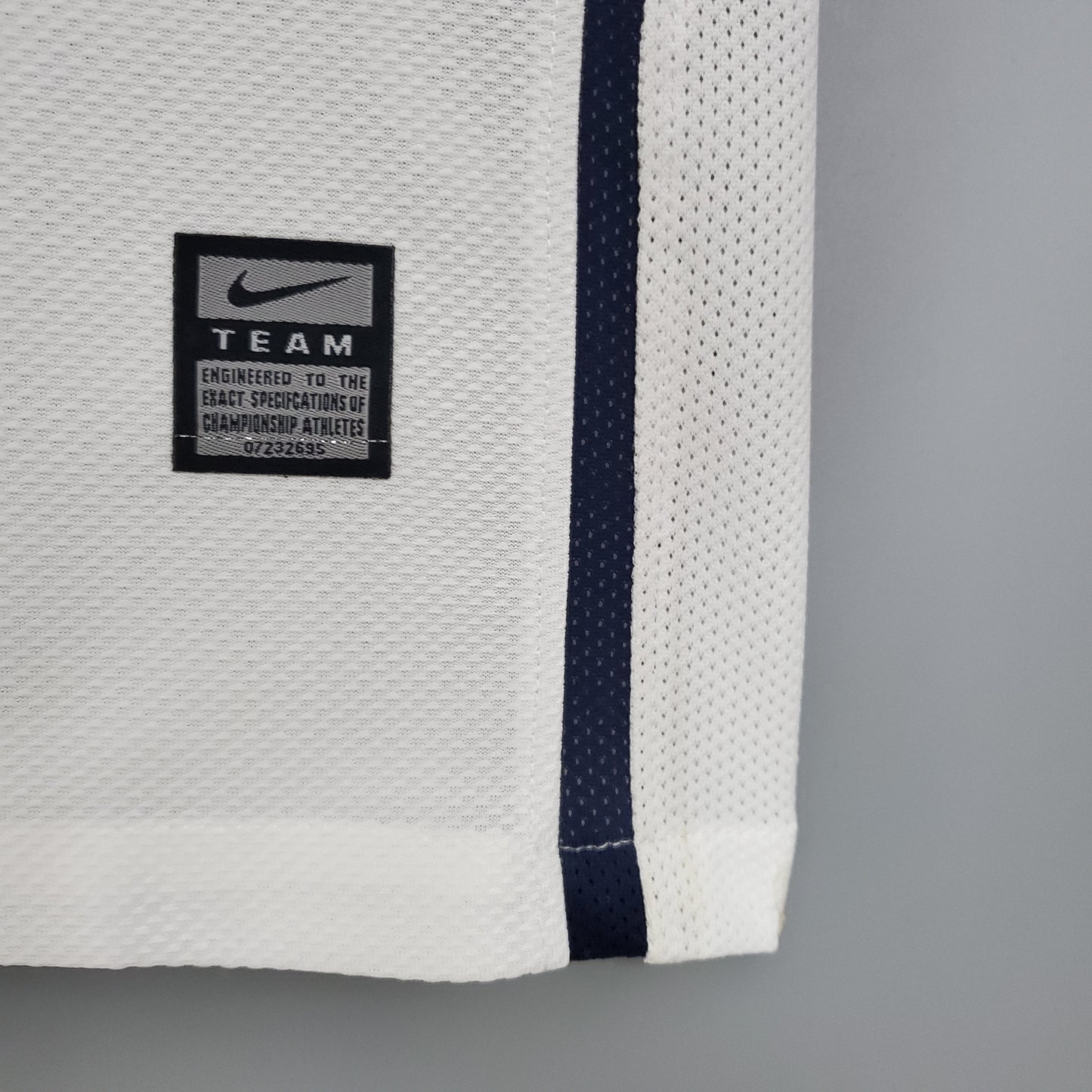 Manchester United 2008-09 Away Retro Jersey – White Navy AIG Nike FIT Ronaldo Rooney Giggs Fan Version Football Shirt
