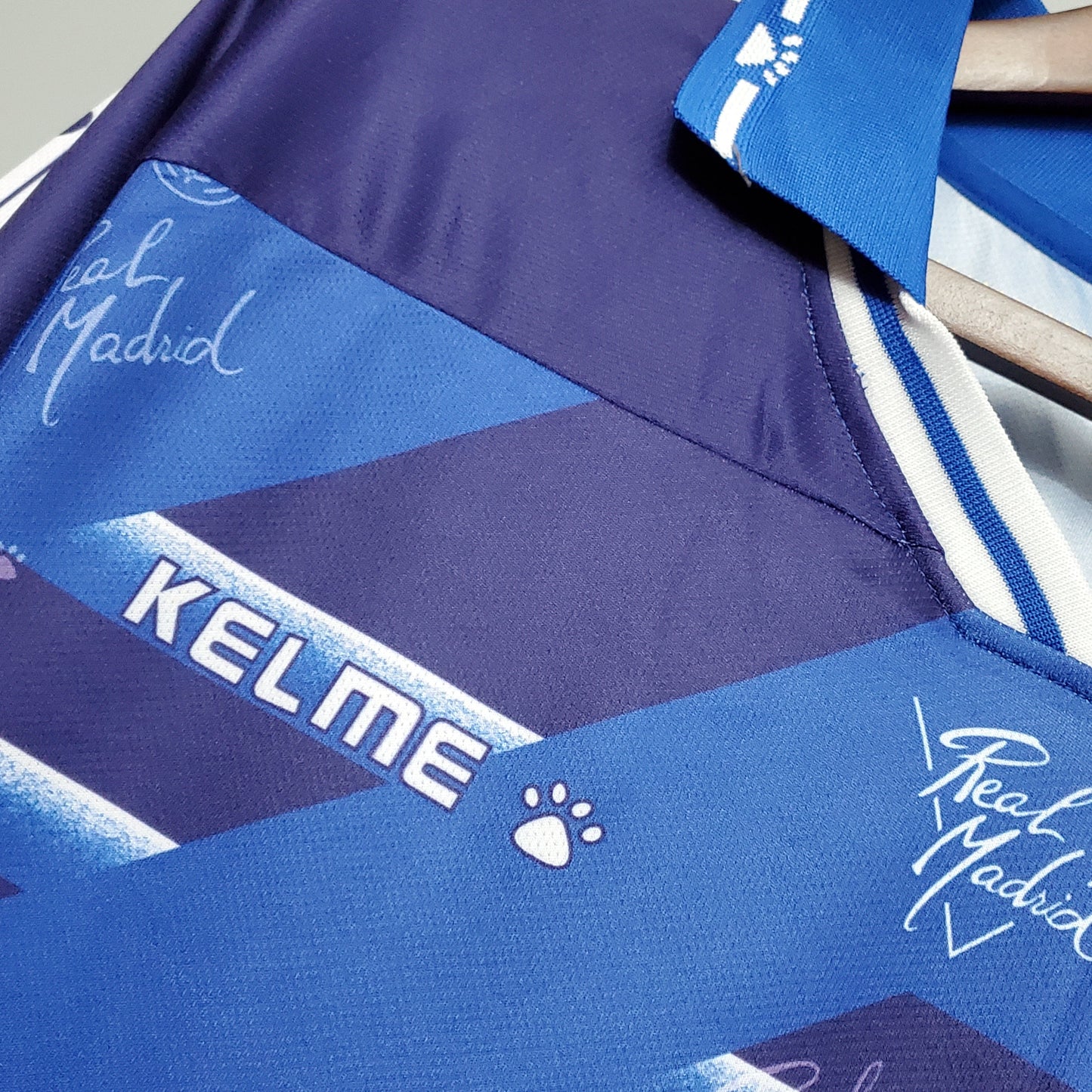 Real Madrid 1994-96 Away Retro Jersey – Blue Purple Diagonal Stripe Teka Kelme Fan Version Football Shirt