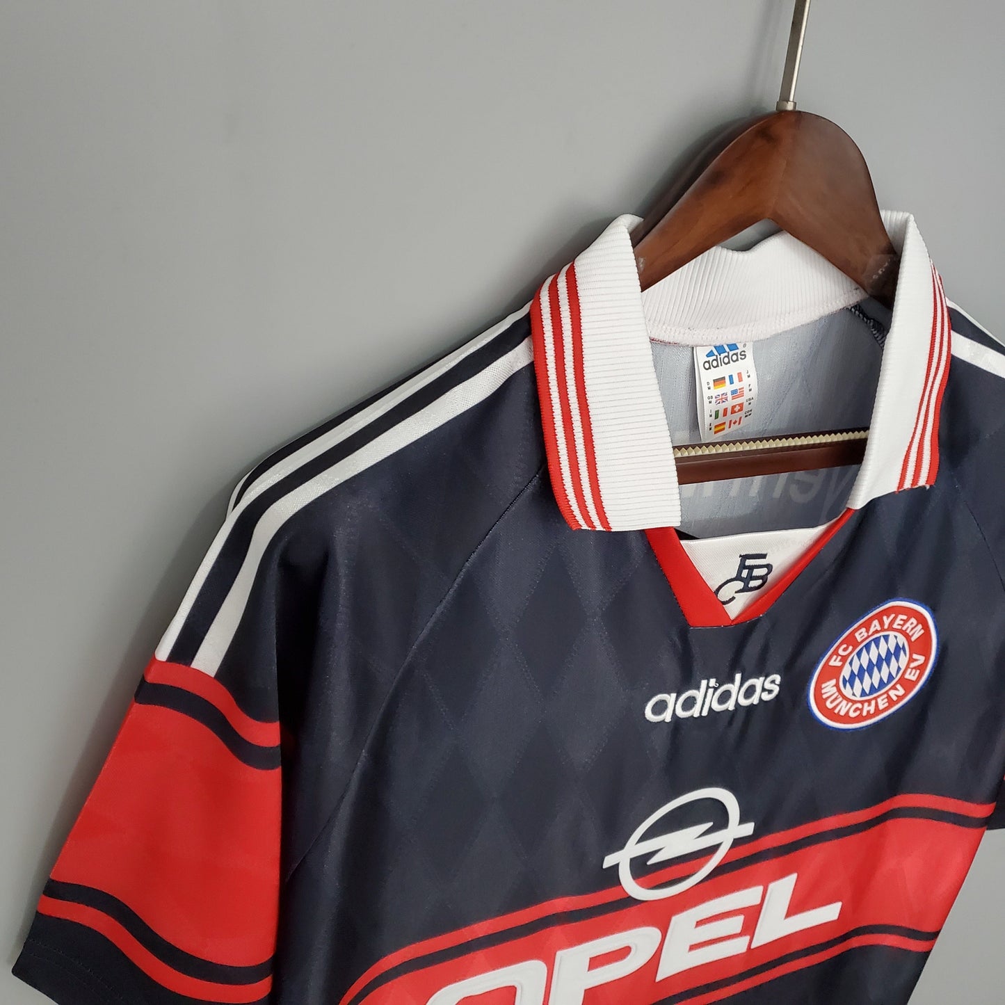 FC Bayern Munich 1997 - 99 Home Jersey