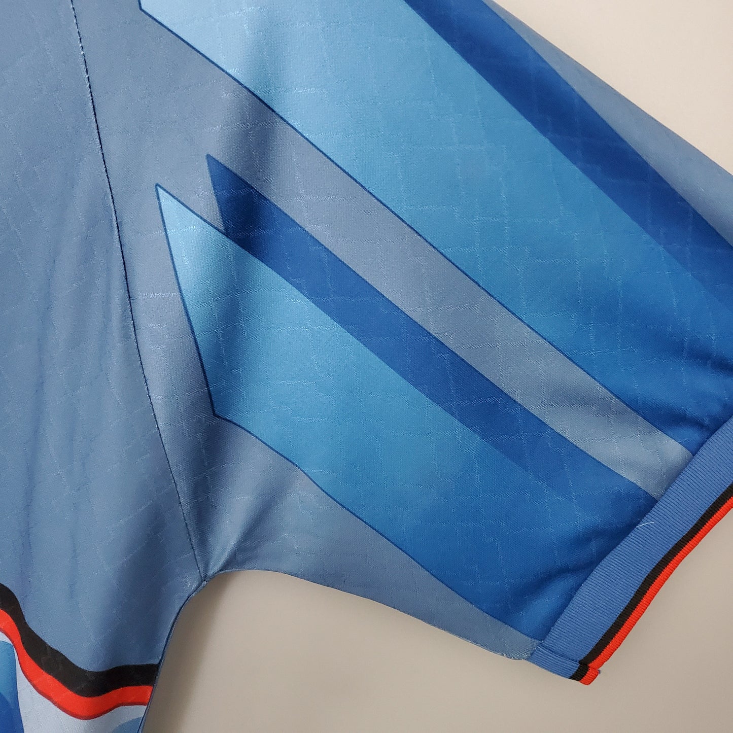 AC Milan 1995-96 Third Retro Jersey – Lotto Dual Blue Opel Geometric Pinstripe Maldini Weah Roberto Baggio Desailly Vieira Serie A Winner Fan Version Football Shirt