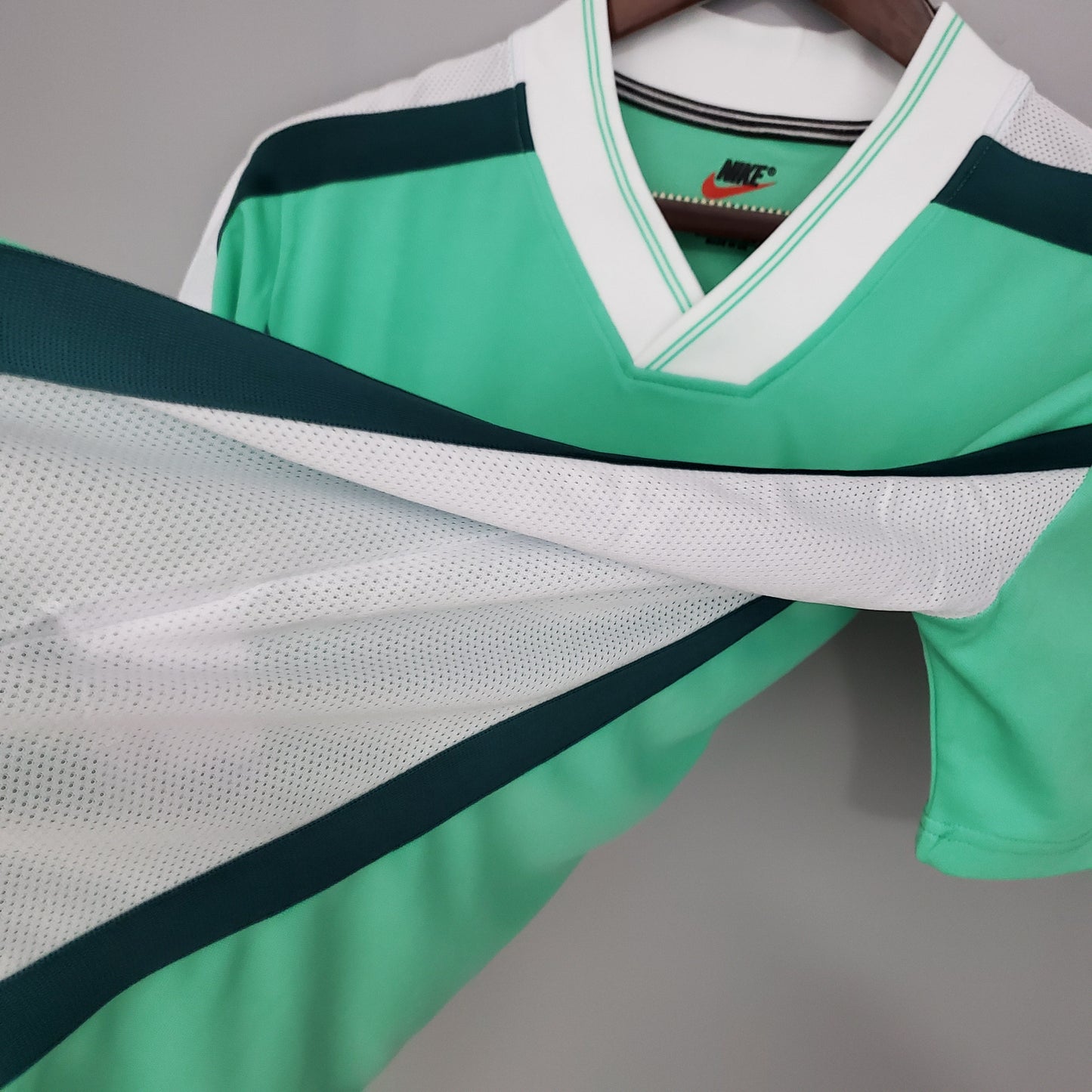 Nigeria 1998 World Cup Home Retro Soccer Jersey – Nike NFA Okocha Yekini Kanu Super Eagles Kit