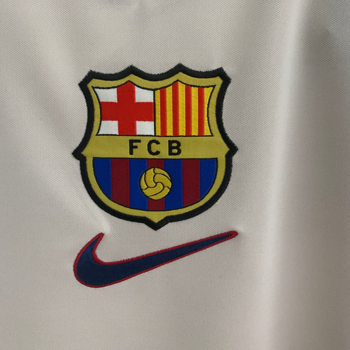 FC Barcelona 1998-99 Away Retro Jersey – Nike White Blaugrana Figo Rivaldo Guardiola Xavi La Liga Champion Fan Version Football Shirt