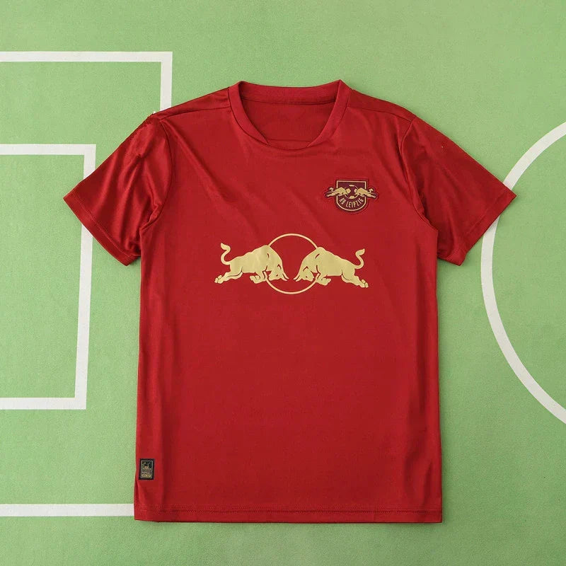 RB Leipzig Training Jersey Fan Version 2024/25 – Scarlet Red Gold Double-Bull Bundesliga Training Shirt