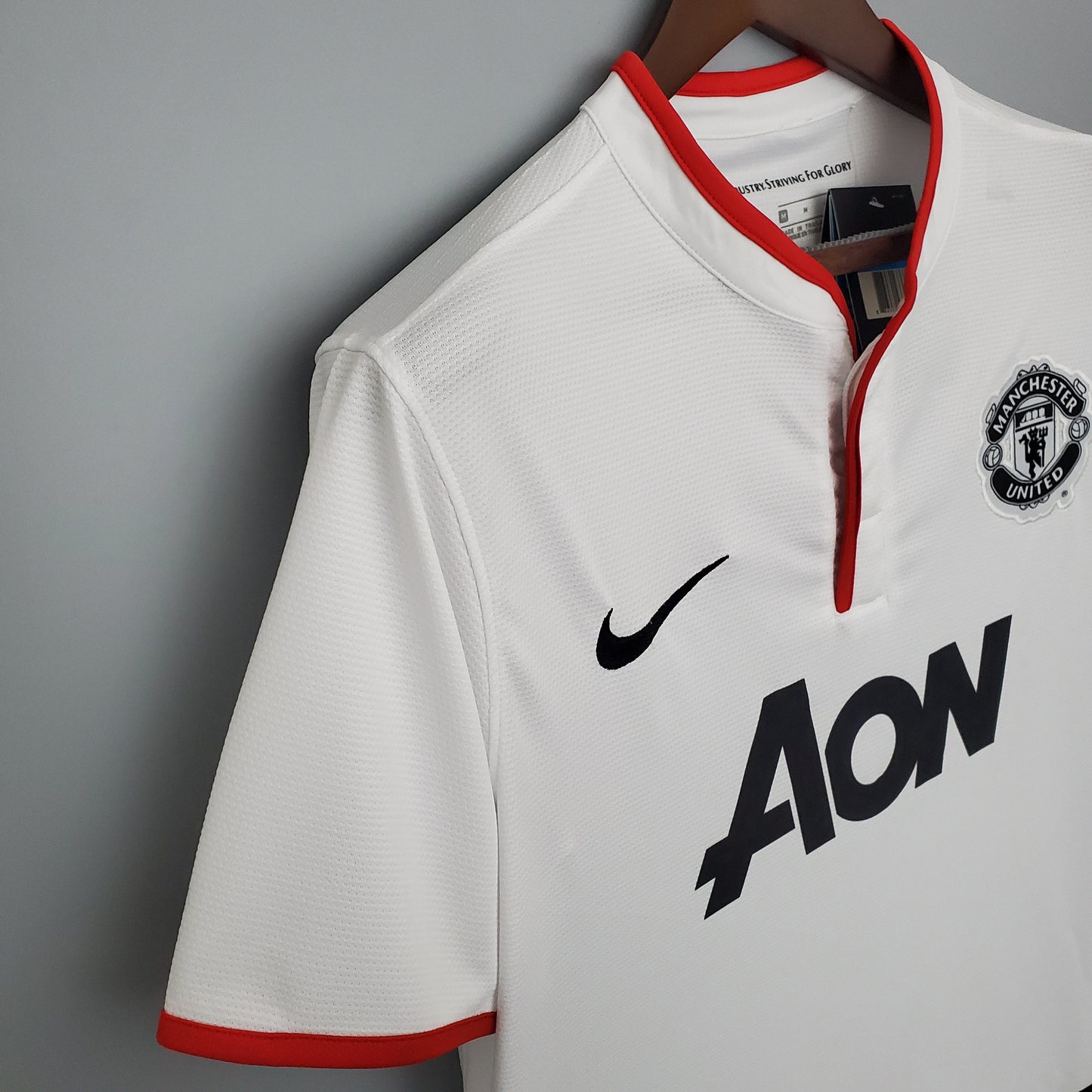 Manchester United 2013-14 Away Jersey – White Nike AON Retro Premier League Football Shirt | Rooney Van Persie Giggs