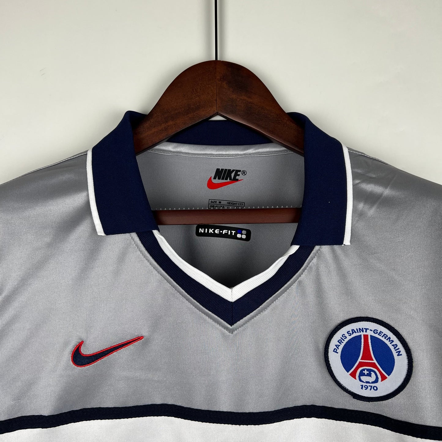 PSG 1999-2000 Away Retro Jersey – Nike Silver Grey White Band Navy V-Neck Opel Ligue 1 Paris Saint-Germain Fan Version Football Shirt