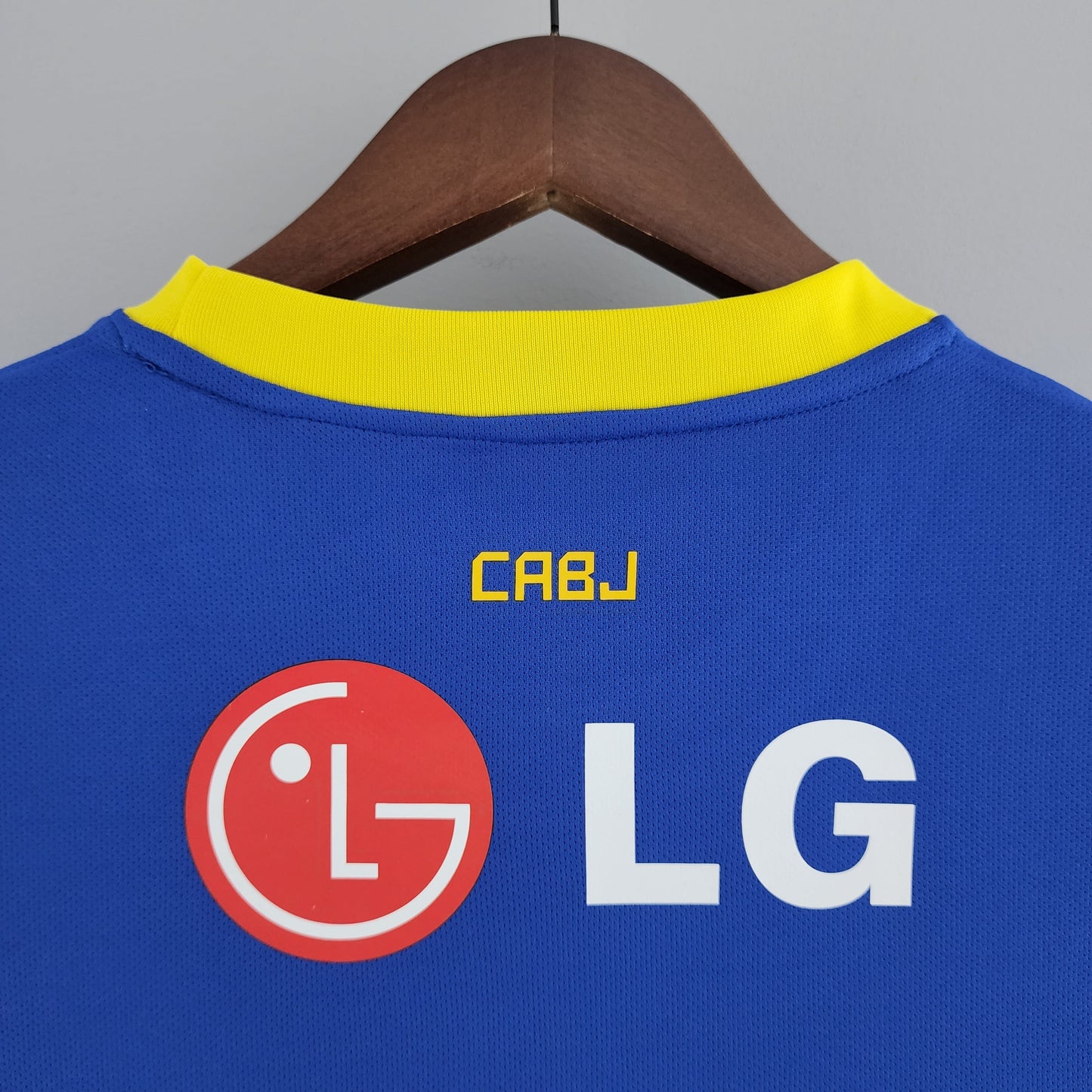 Boca Juniors 2010-11 Home Retro Jersey – Royal Blue Yellow Band LG Nike CABJ Riquelme Gary Medel Fan Version Football Shirt