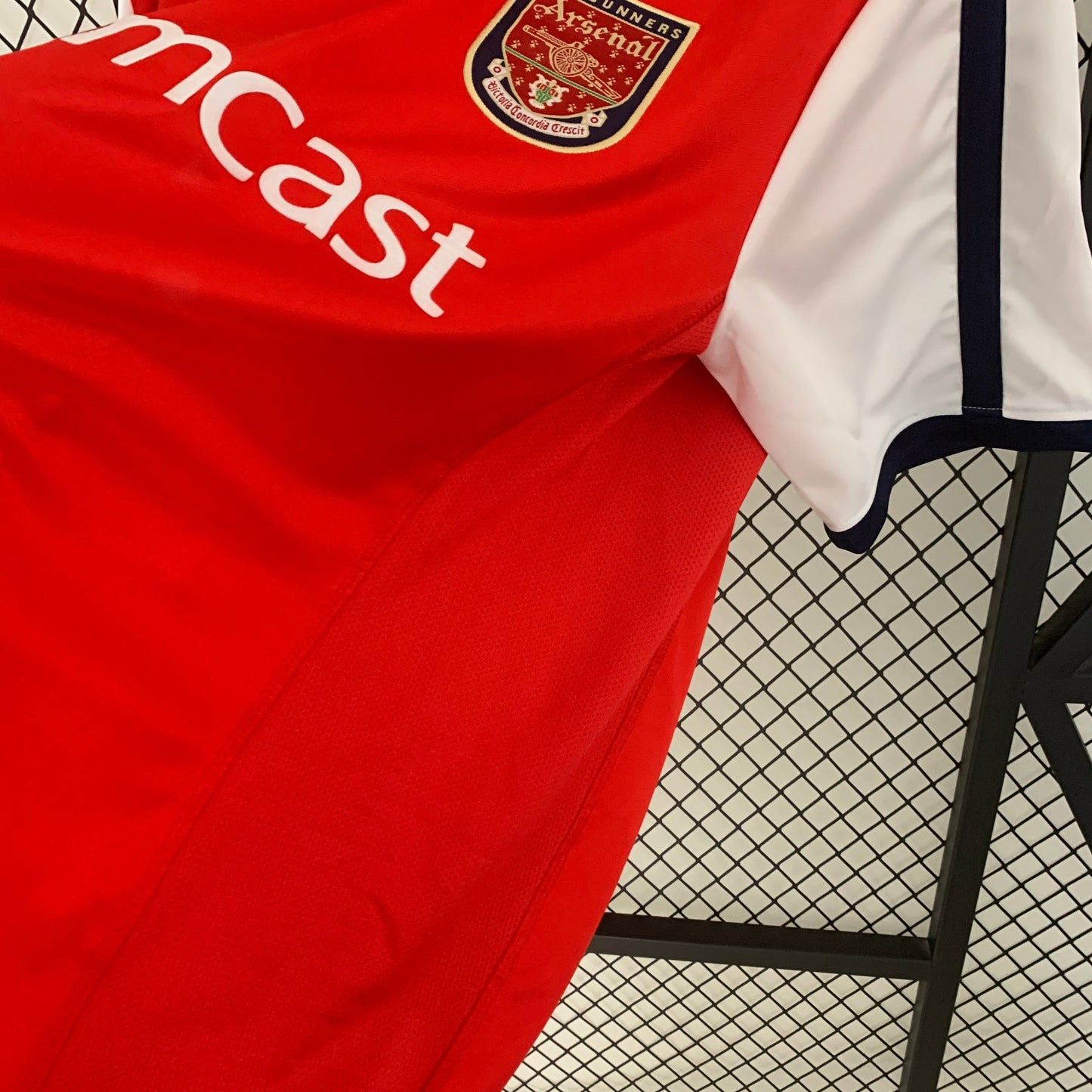 Arsenal 2001-02 Home Retro Jersey – Nike Dreamcast Double Season Henry Bergkamp Wenger Fan Version Football Shirt