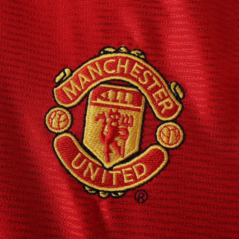Manchester United FC Home Retro Jersey 2000/02 – Fan Version