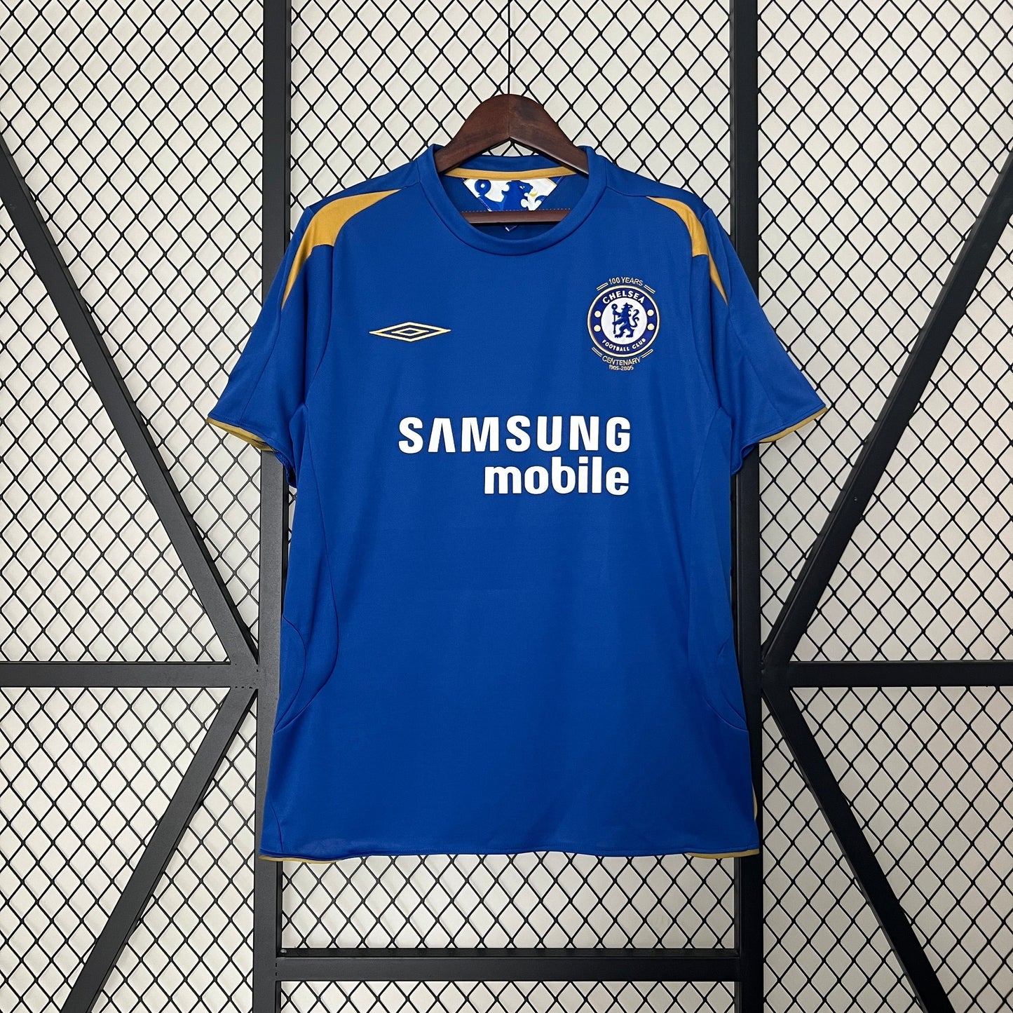 Chelsea FC 2005-06 Home Centenary Retro Jersey – Umbro Royal Blue Gold Shoulder Samsung Mobile 100 Years Lampard Drogba Robben Terry Essien Makelele Premier League Winner Fan Version Football Shirt