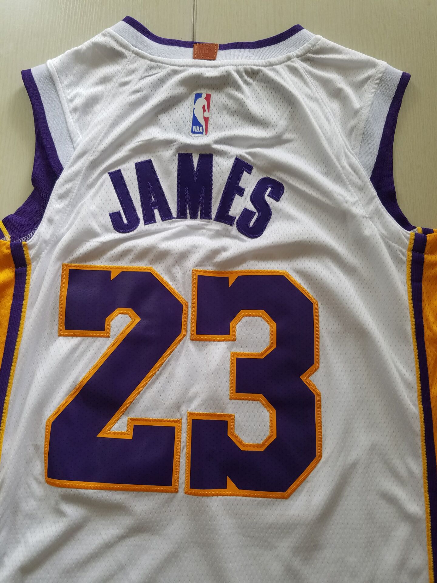LeBron James #23 Los Angeles Lakers White 2018-19 Association Edition Away Swingman Jersey