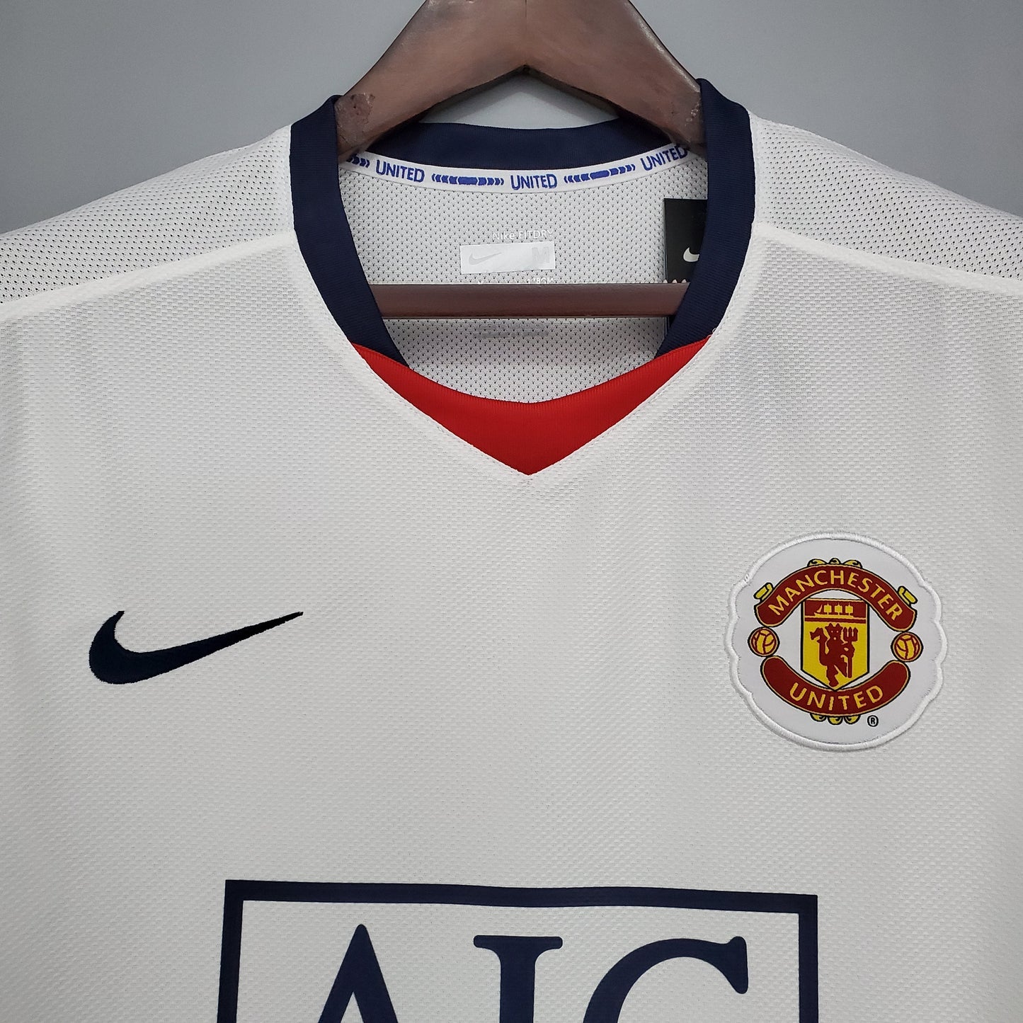Manchester United 2008-09 Away Retro Jersey – White Navy AIG Nike FIT Ronaldo Rooney Giggs Fan Version Football Shirt