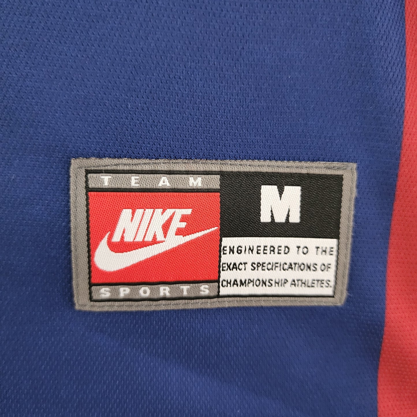 Barcelona 1998-99 Home Retro Jersey – Nike Blaugrana Figo Rivaldo Guardiola Kluivert Xavi Football Shirt