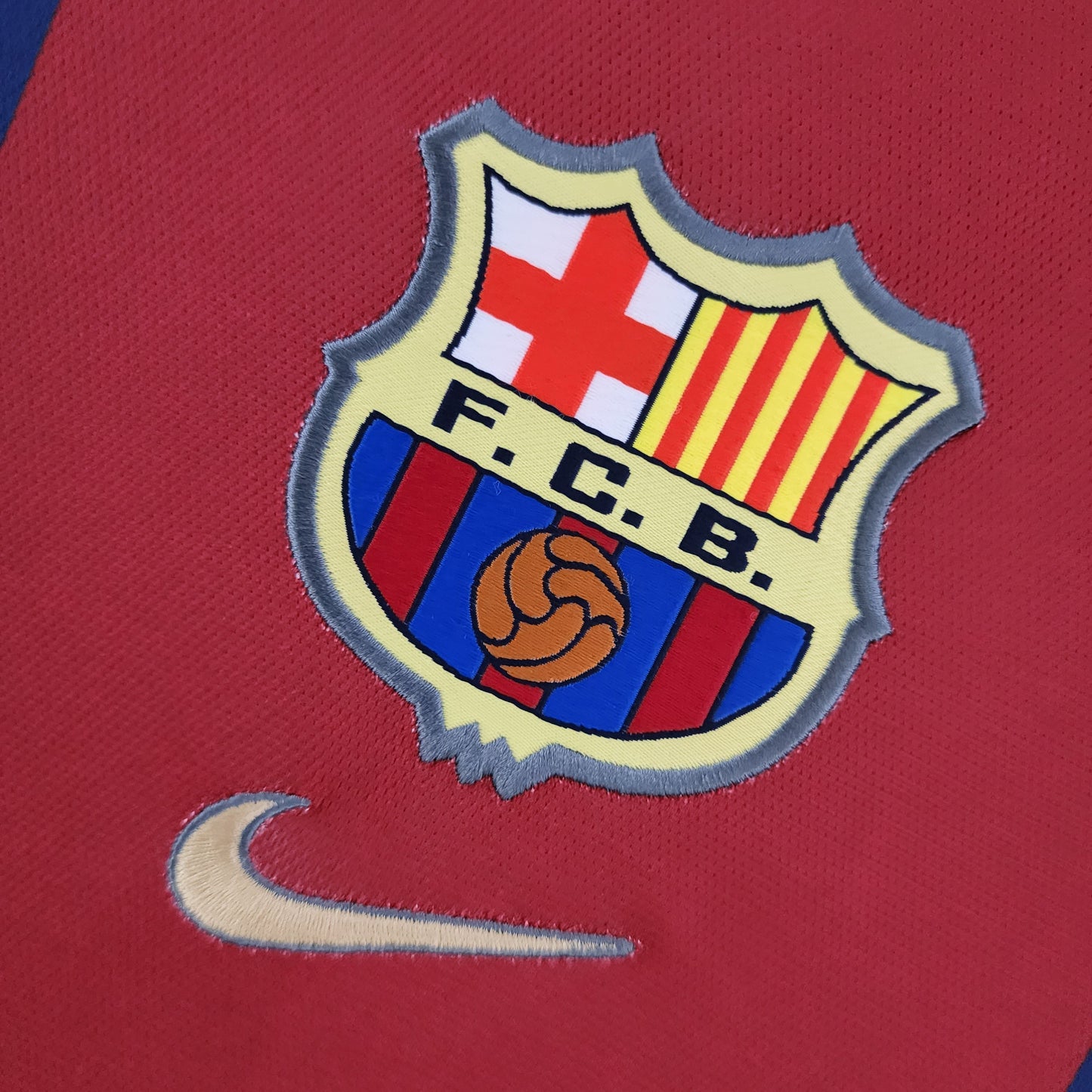 Barcelona 1998-99 Home Retro Jersey – Nike Blaugrana Figo Rivaldo Guardiola Kluivert Xavi Football Shirt