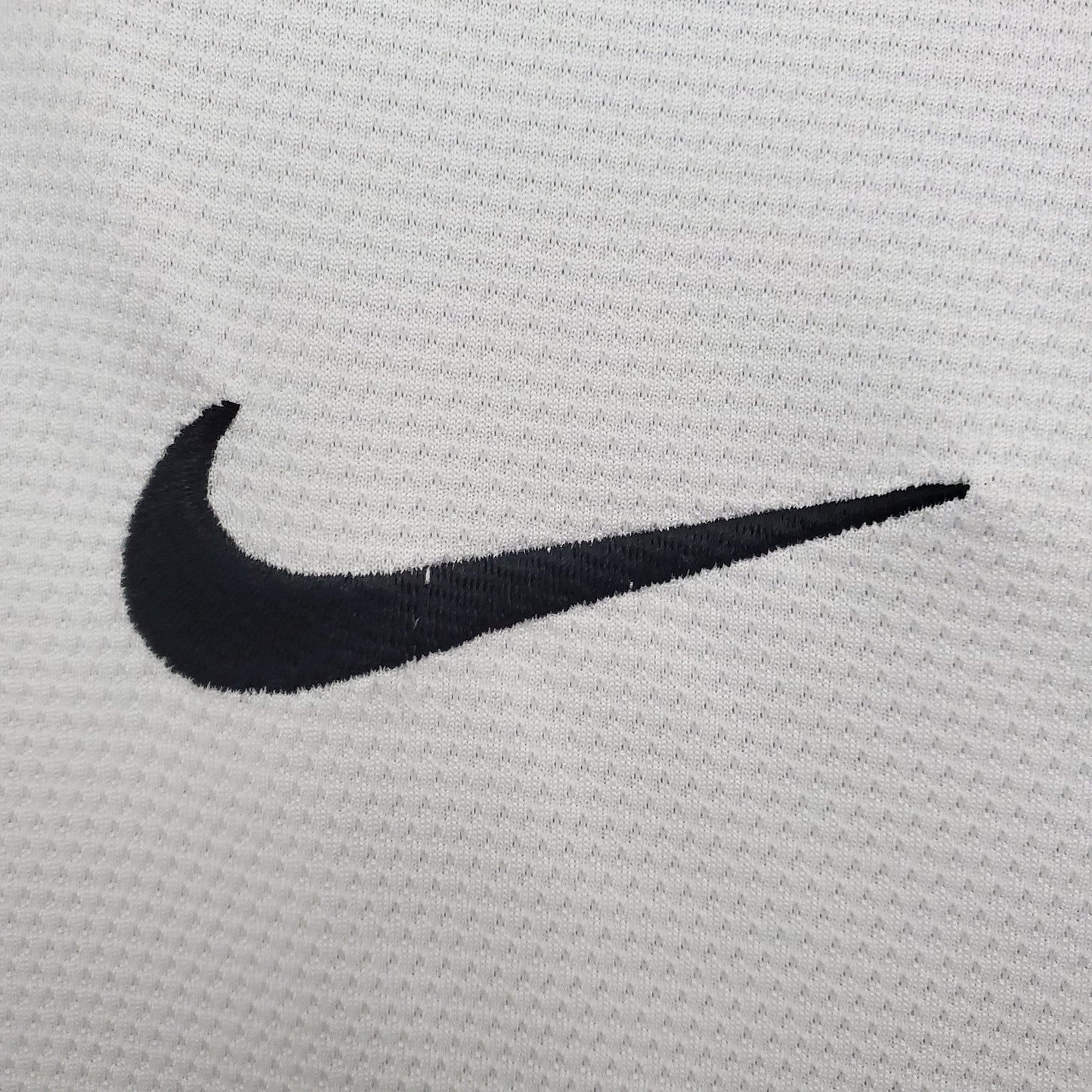 Manchester United 2013-14 Away Jersey – White Nike AON Retro Premier League Football Shirt | Rooney Van Persie Giggs