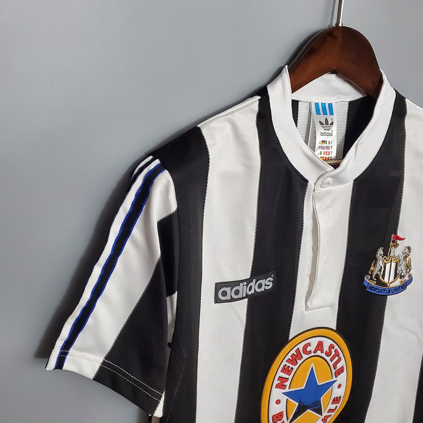 Newcastle United 1995-97 Home Retro Jersey – Classic Black & White Stripes Kit
