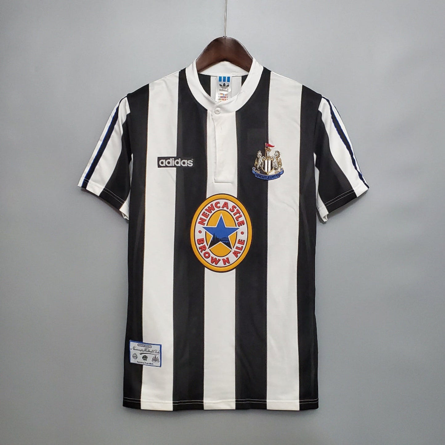 Newcastle United 1995-97 Home Retro Jersey – Classic Black & White Stripes Kit