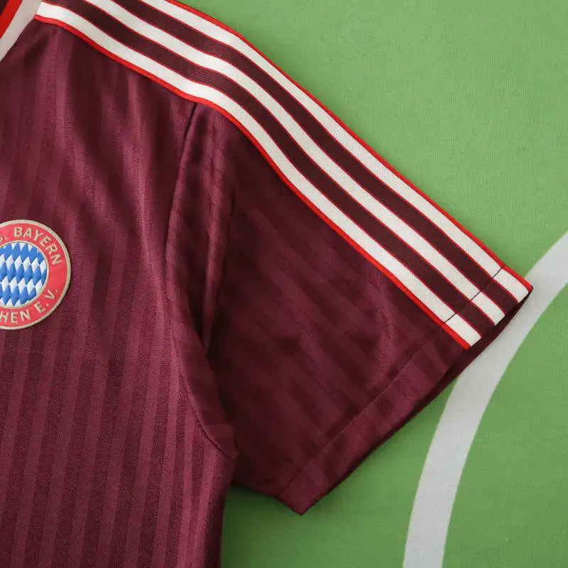 FC Bayern München Retro T-Shirt 2024/25 – Dark Maroon Stripe Collar Casual Football Shirt