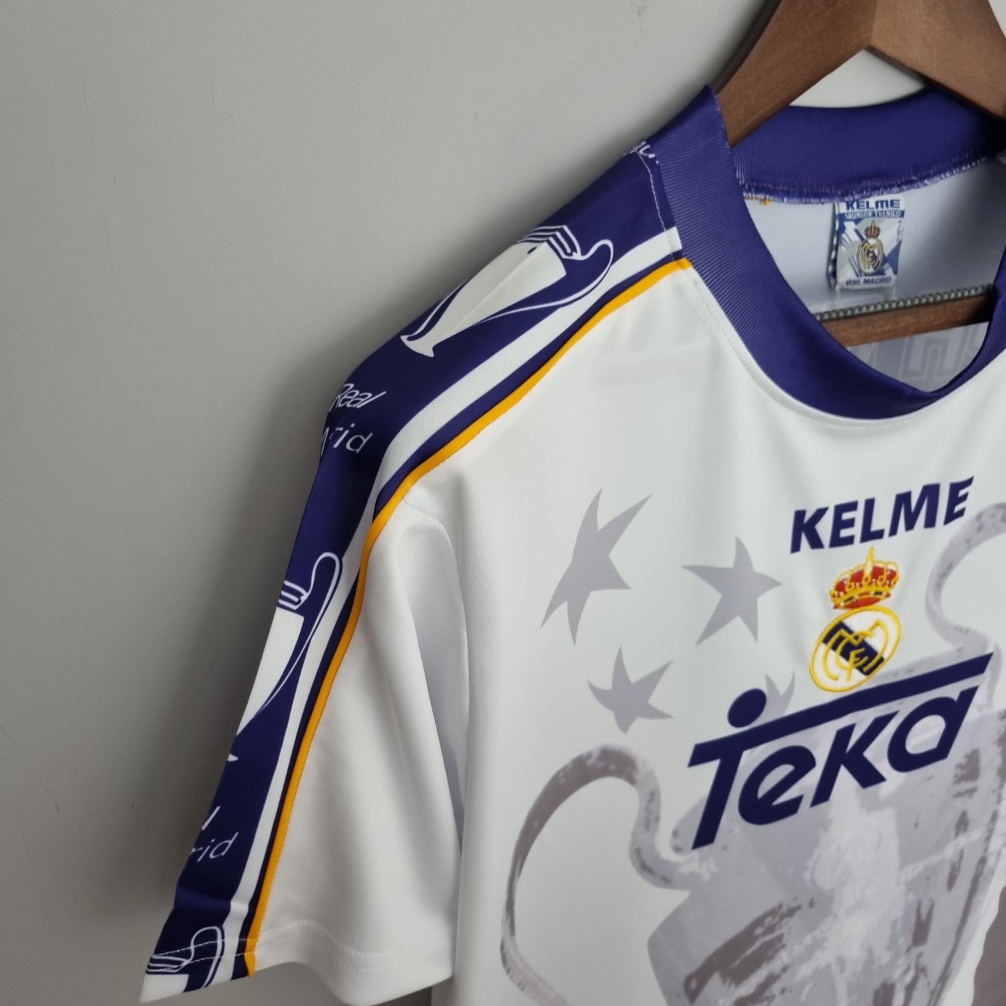 Real Madrid 1997-98 Champions League Winners Special Edition Jersey – White Kelme Teka Trophy Print Retro Fan Version Football Shirt