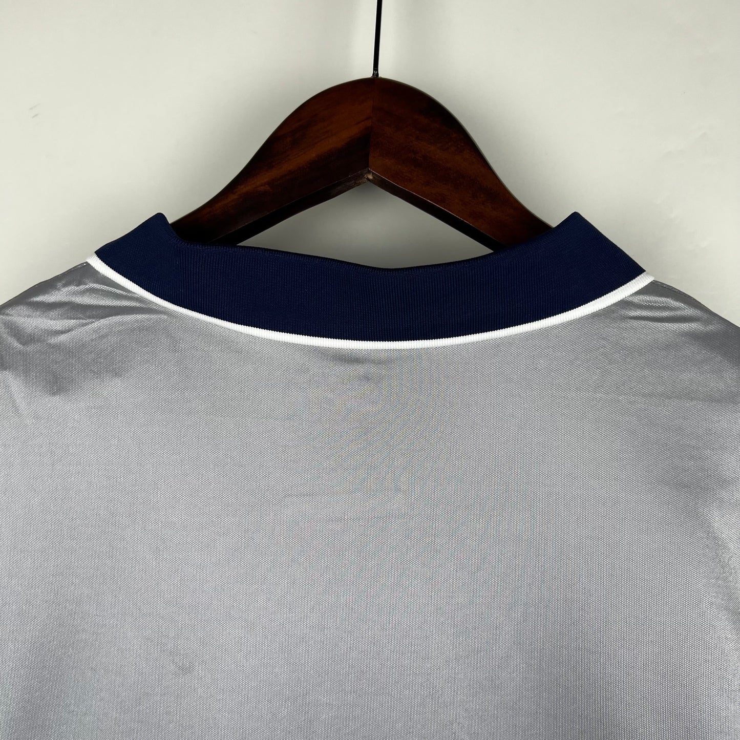 PSG 1999-2000 Away Retro Jersey – Nike Silver Grey White Band Navy V-Neck Opel Ligue 1 Paris Saint-Germain Fan Version Football Shirt