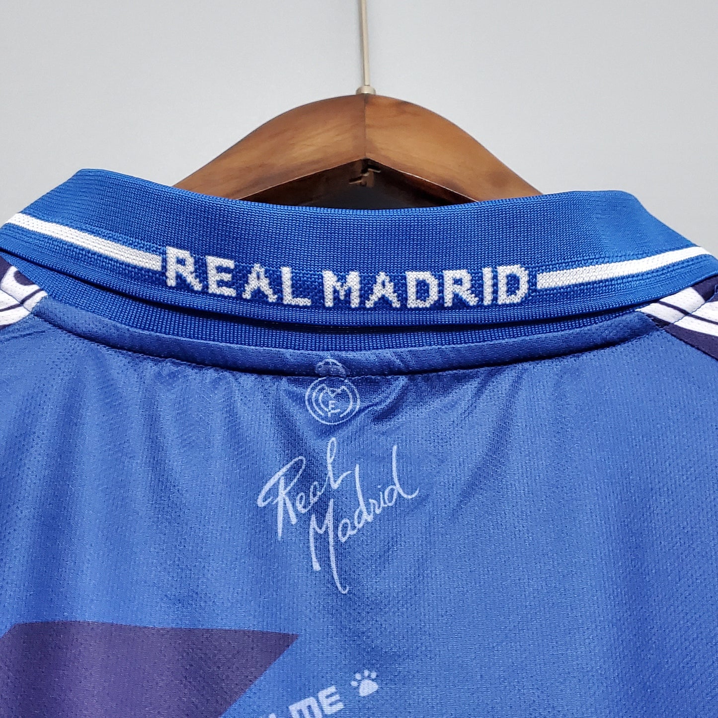 Real Madrid 1994-96 Away Retro Jersey – Blue Purple Diagonal Stripe Teka Kelme Fan Version Football Shirt