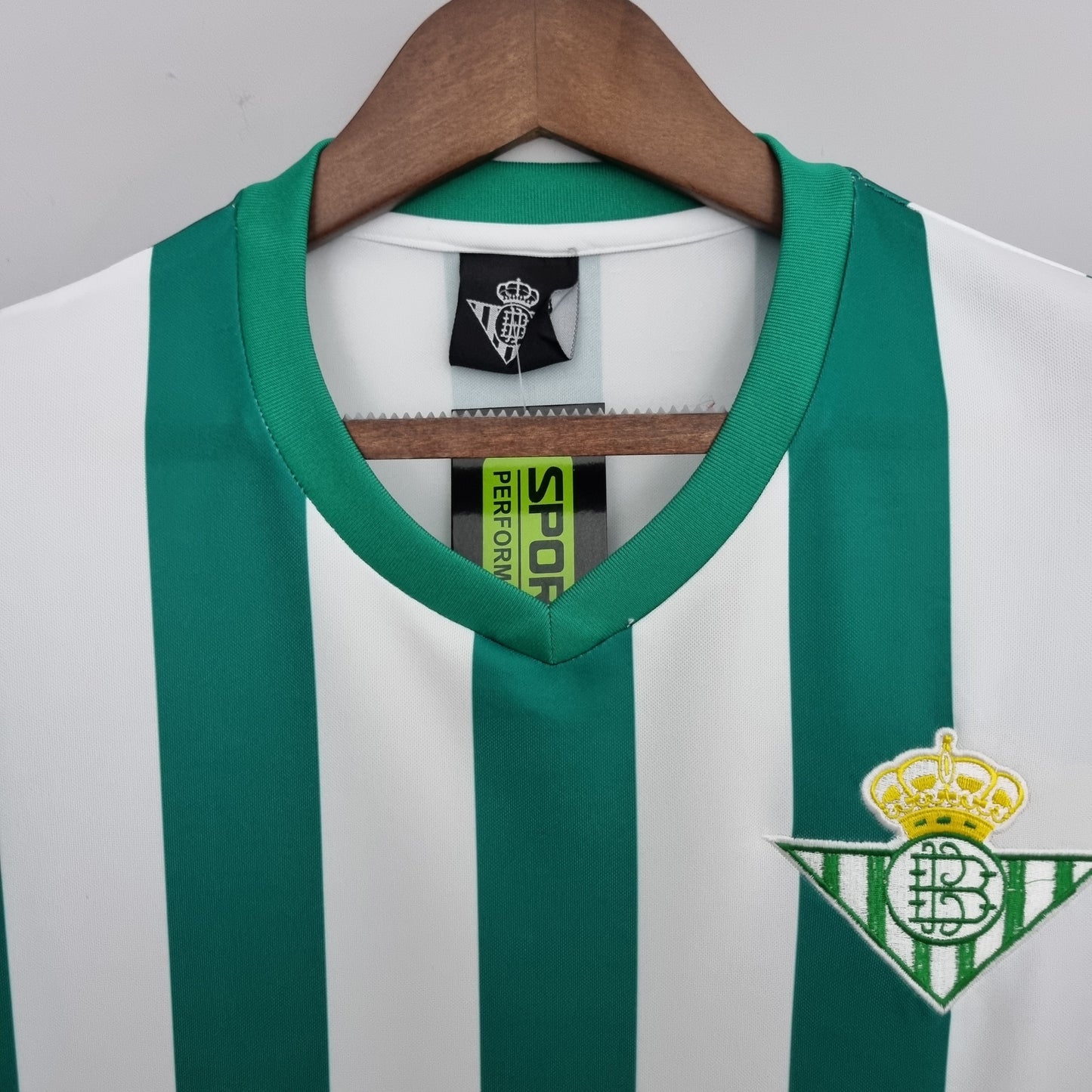 Real Betis 1976-77 Home Jersey – Green & White Stripes V-Neck Retro La Liga Football Shirt | Rare 1970s Vintage Andalusia Classic Betis Kit No Sponsor