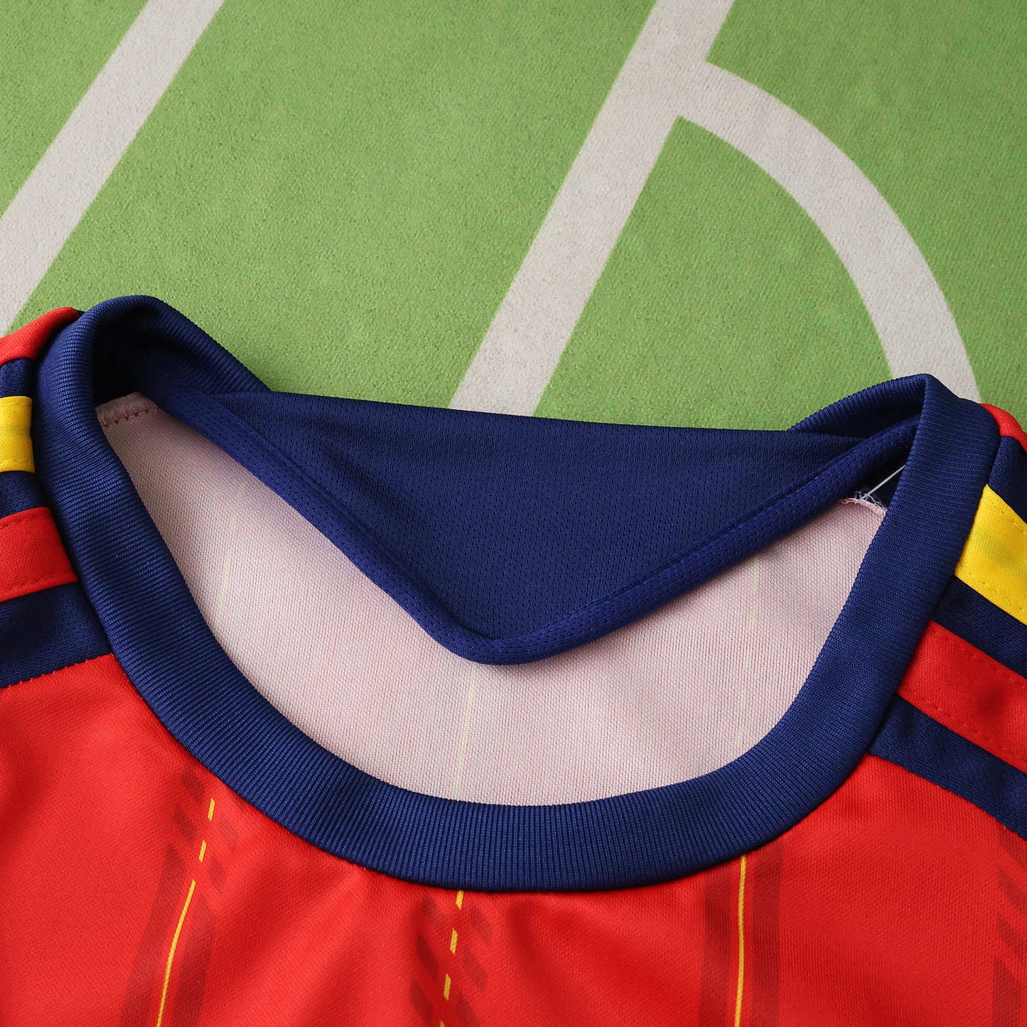 2026 FIFA World Cup Spain Home Jersey – La Roja Red & Navy Pinstripe Fan Kit