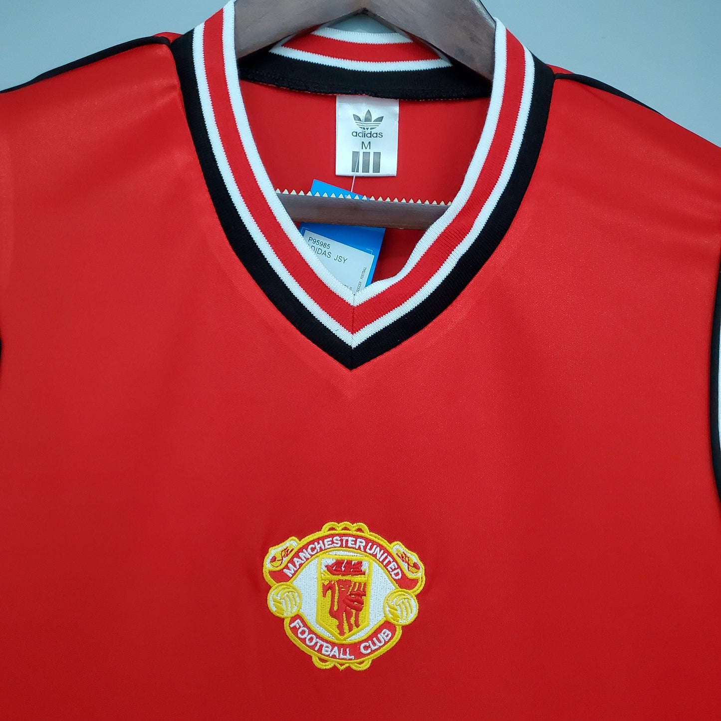 Manchester United 1985-86 Home Jersey – Red Adidas Trefoil SHARP Retro 80s First Division Football Shirt | Classic V-Neck Vintage Man Utd Kit